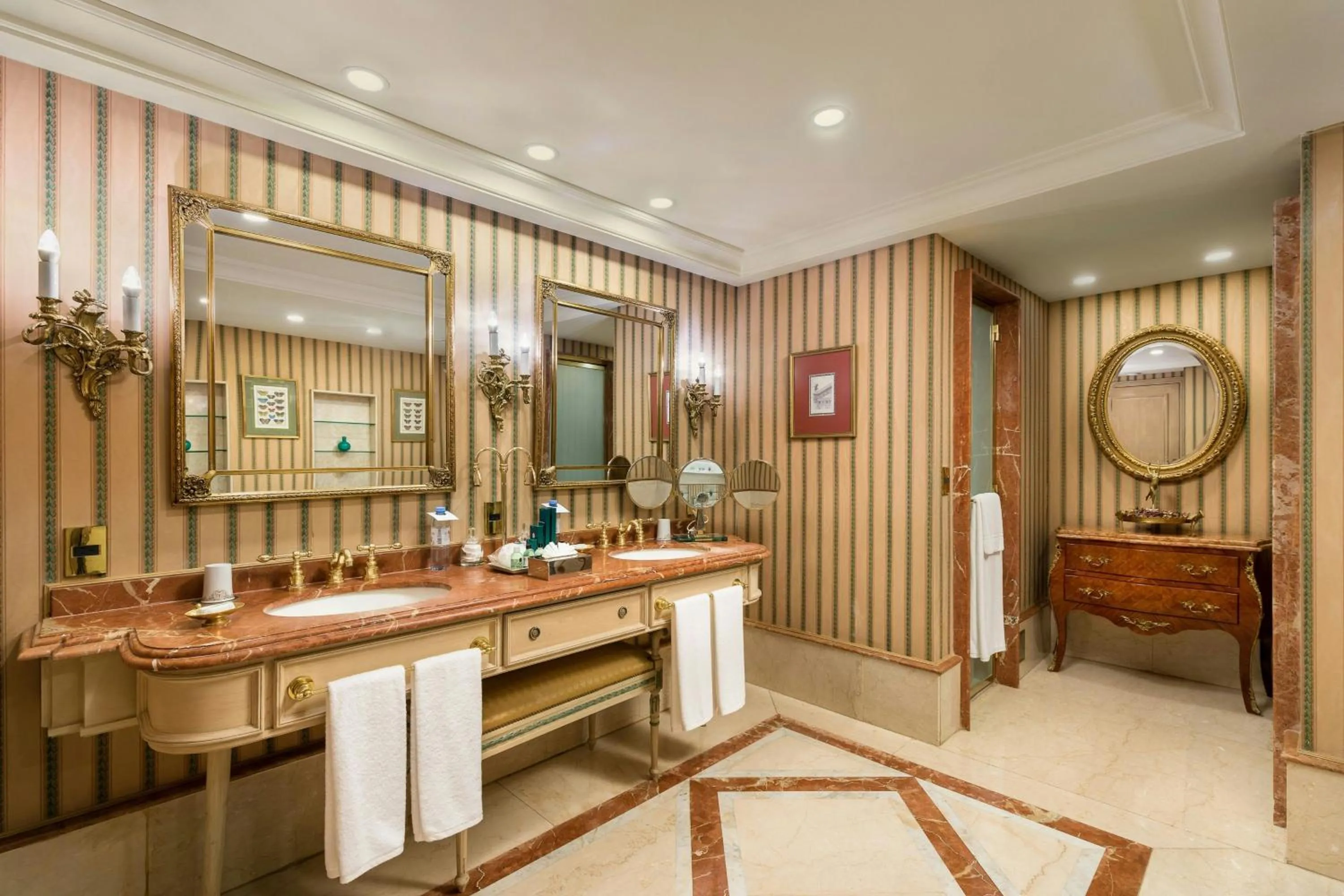 Bedroom in Park Tower, A Luxury Collection Hotel, Buenos Aires