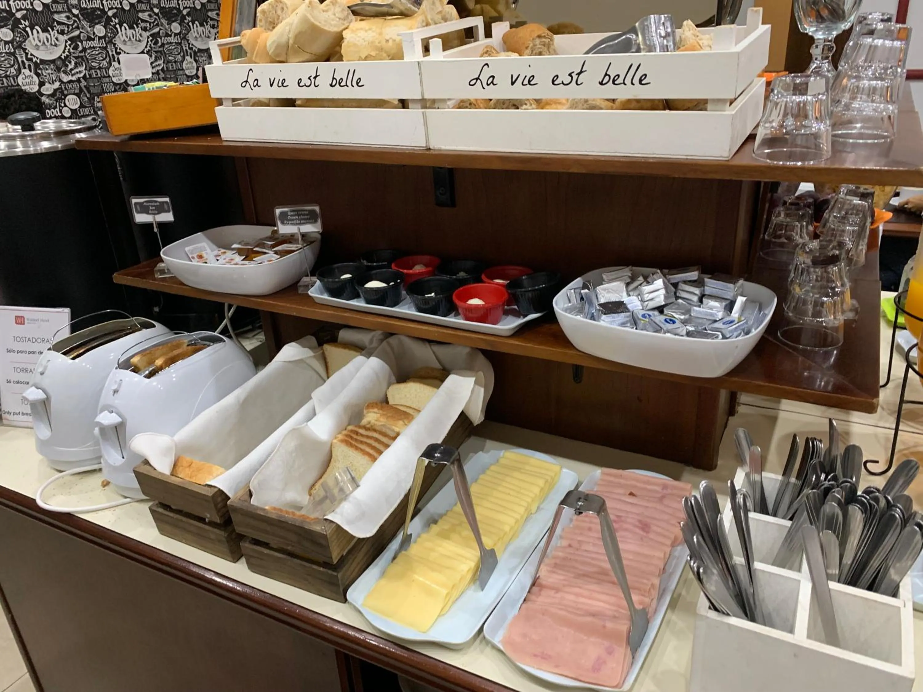 Breakfast in Hotel Waldorf