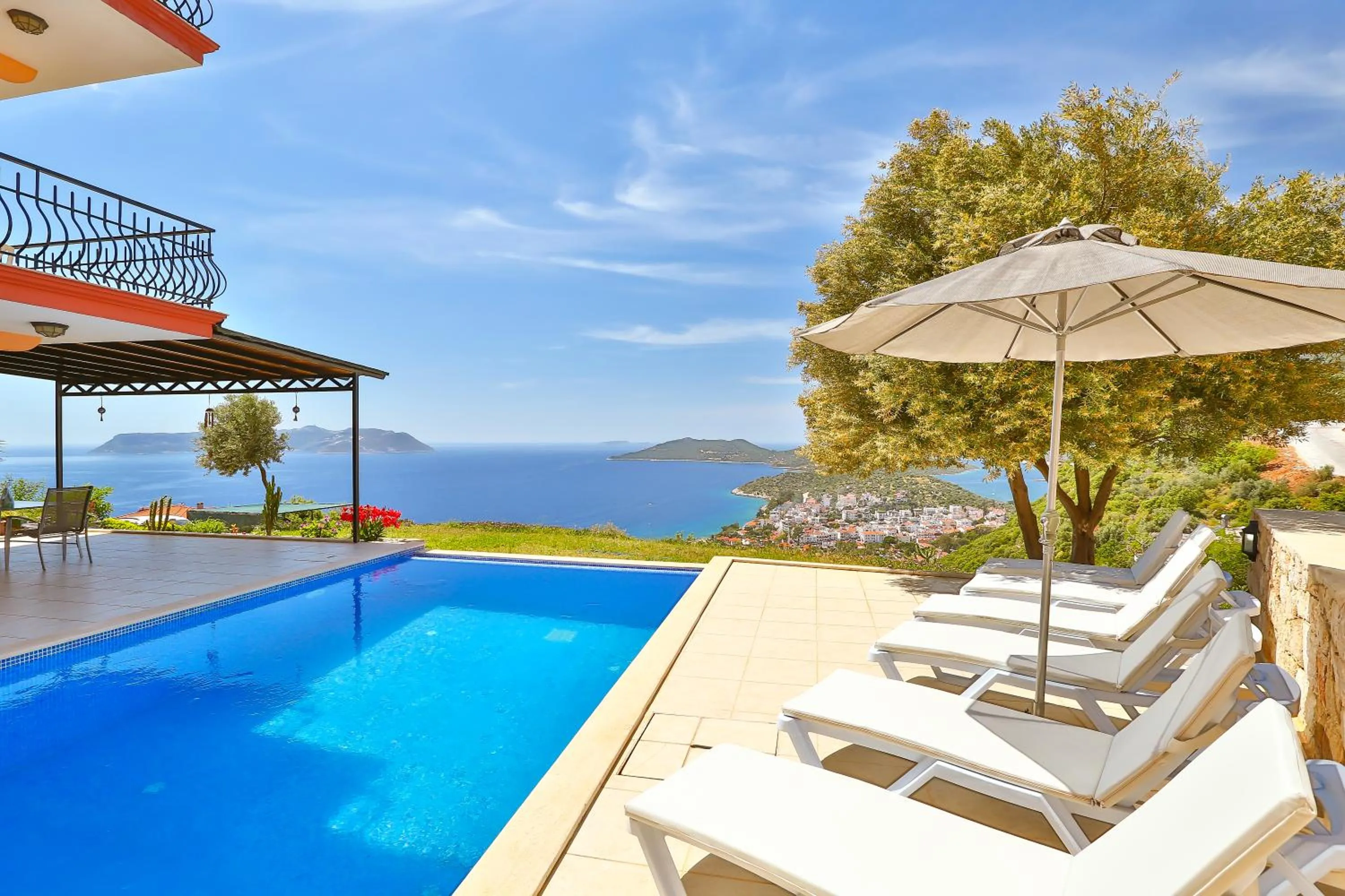 Pool view in Sunset Butik Aparts