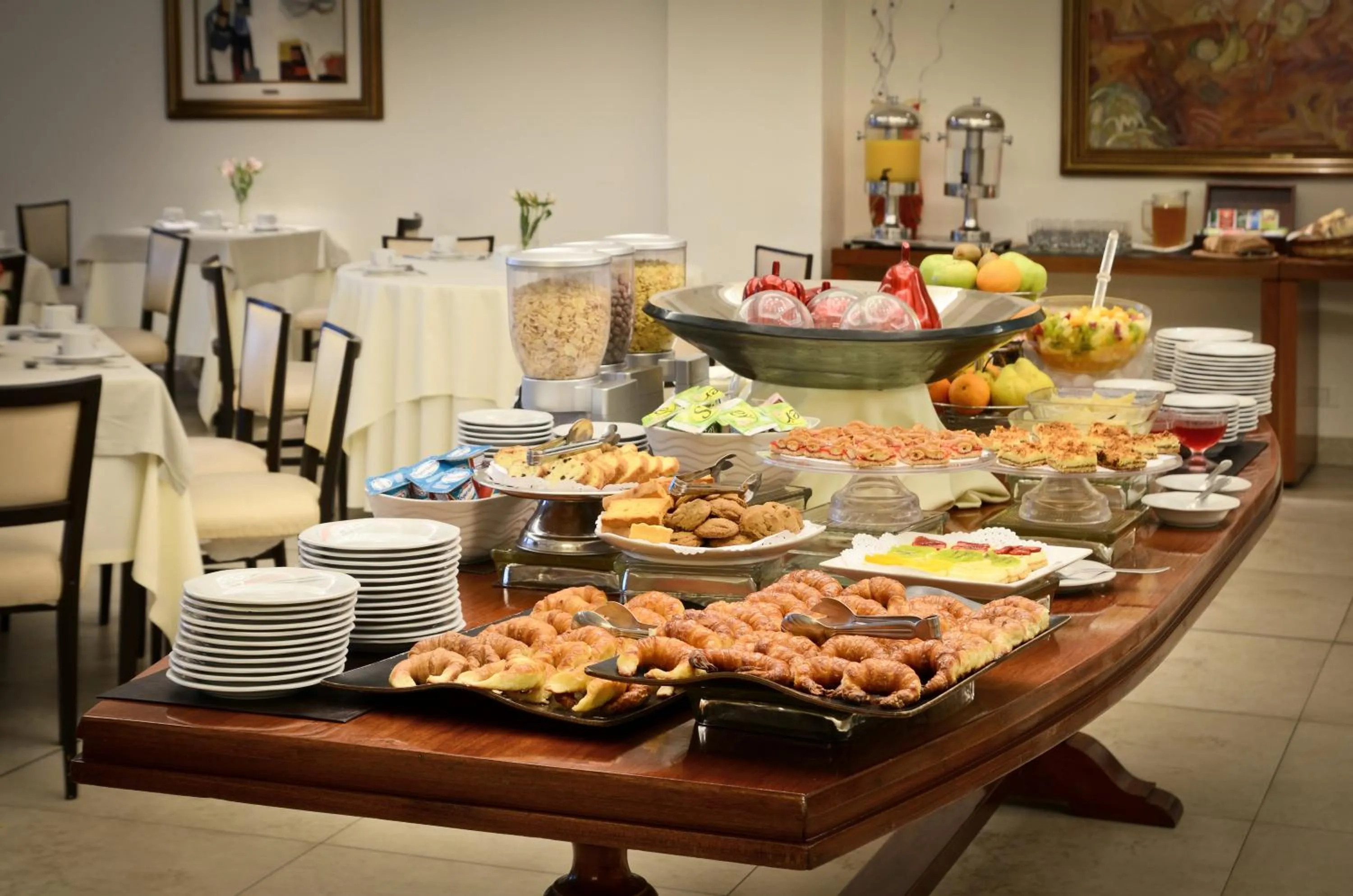 Restaurant/places to eat in Hotel Iruña