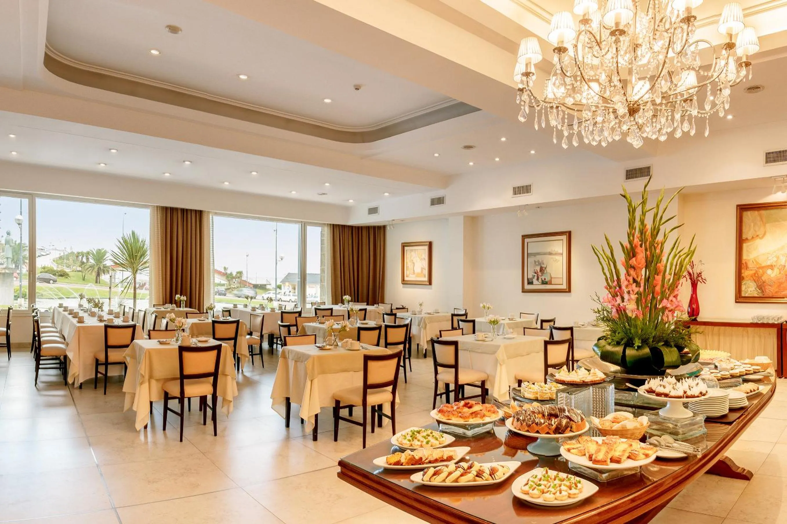 Coffee/tea facilities in Hotel Iruña