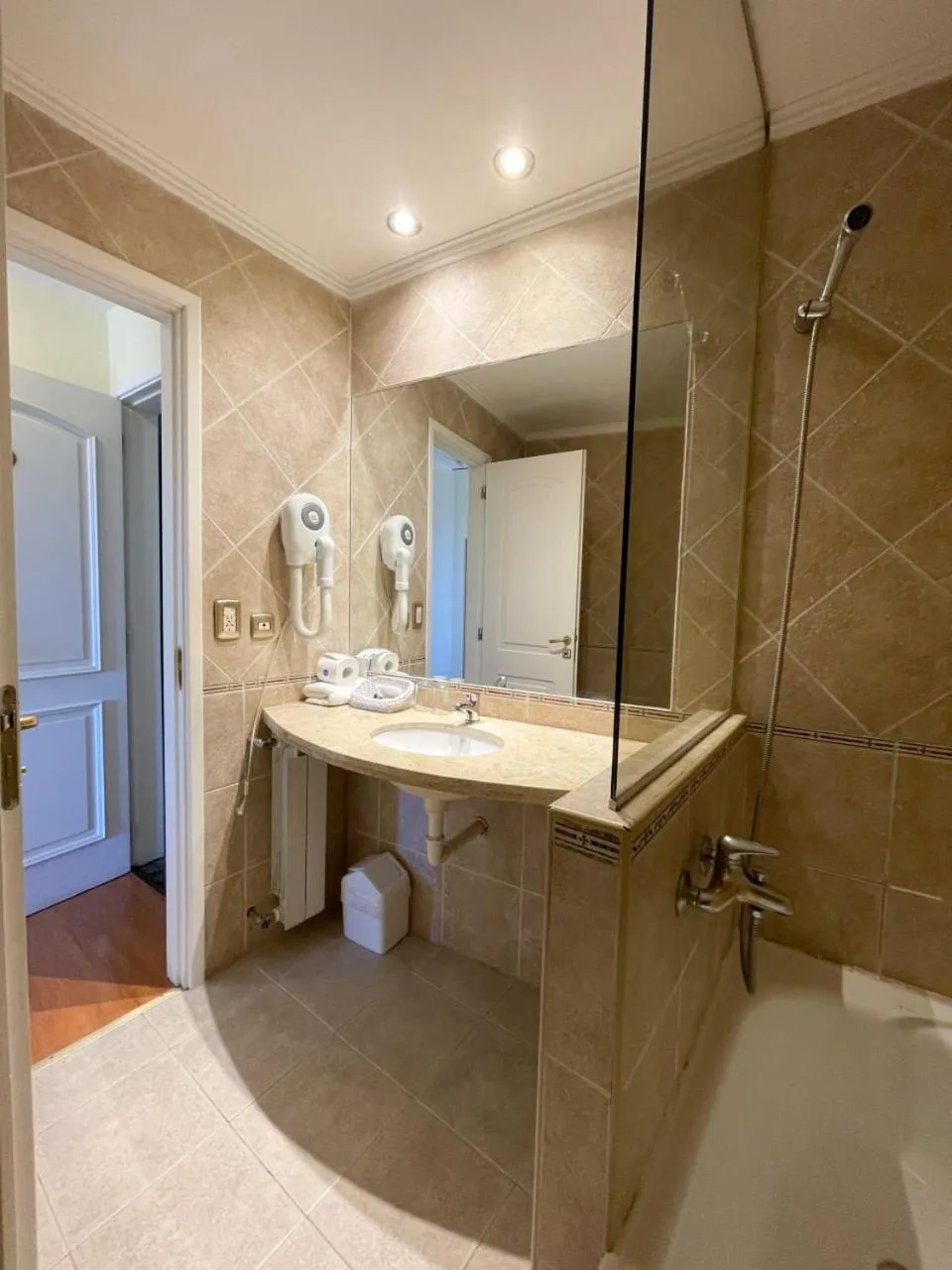 Bathroom in Hotel Nahuel Huapi