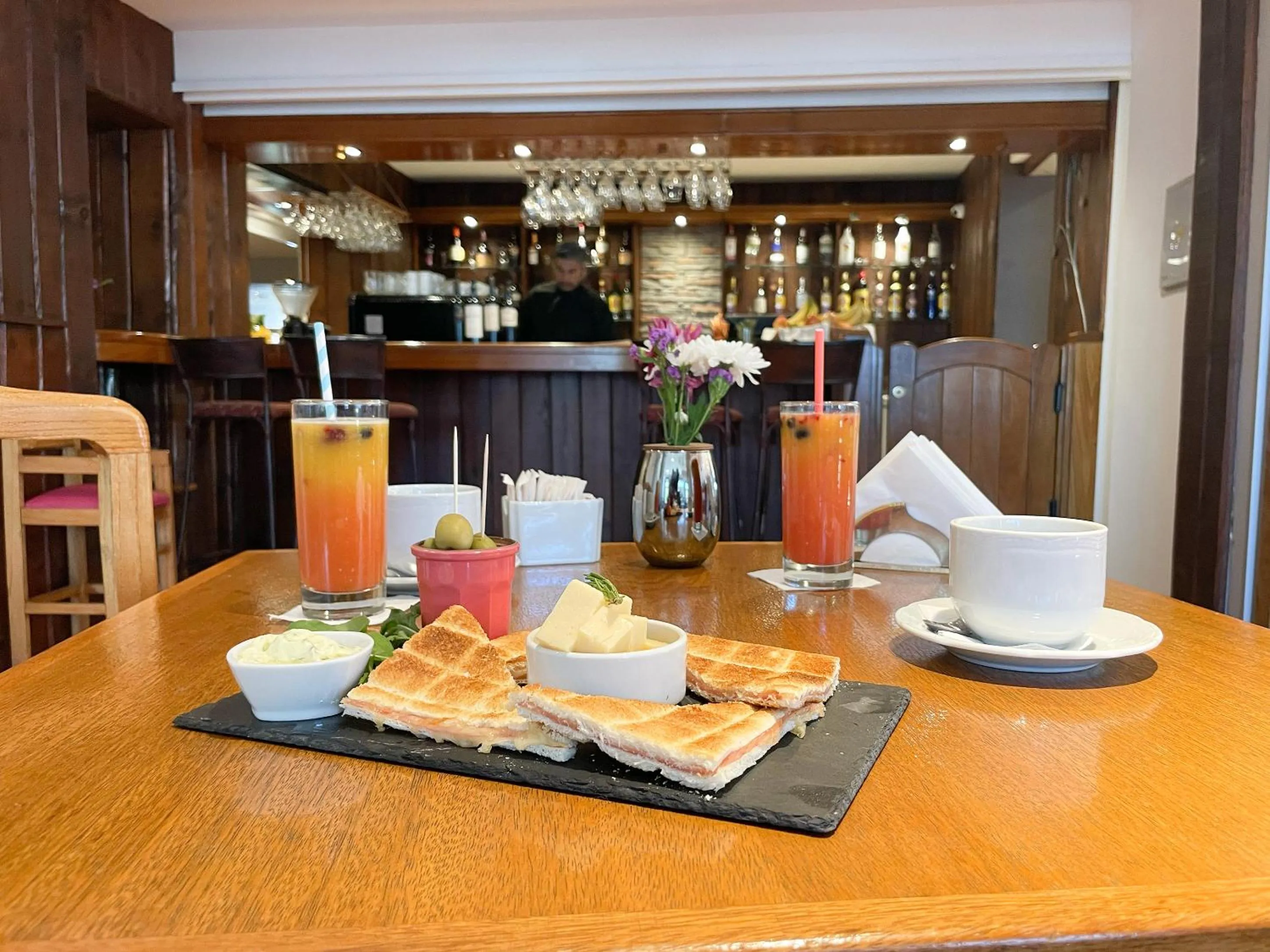 Lounge or bar in Hotel Nahuel Huapi