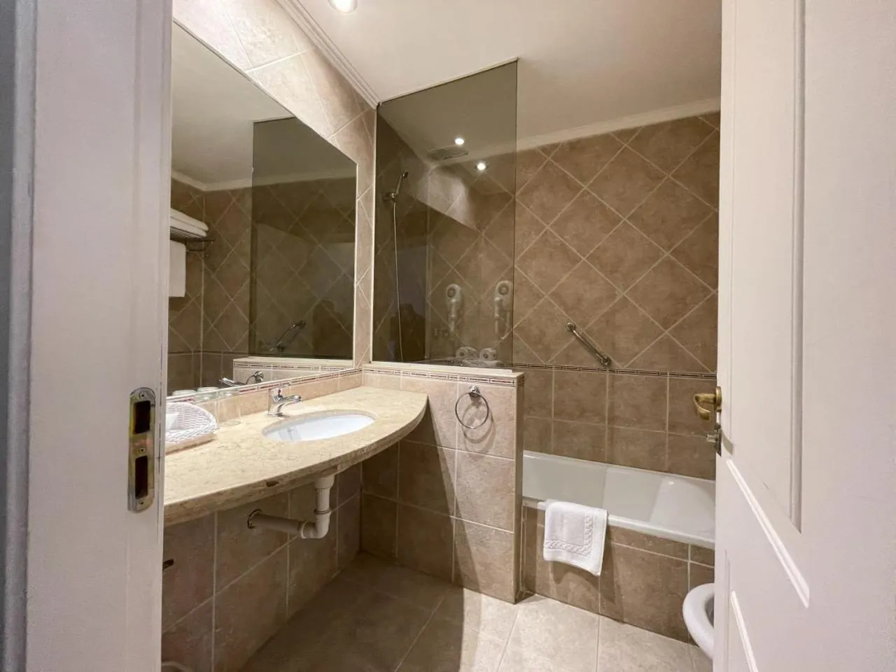 Bathroom in Hotel Nahuel Huapi