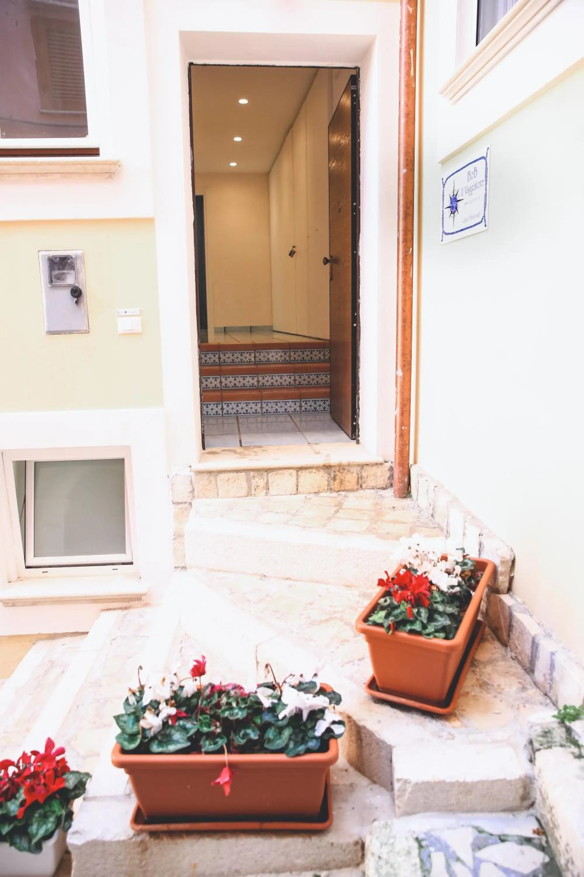 Facade/entrance in Il Viaggiatore Gaeta Medievale B&B