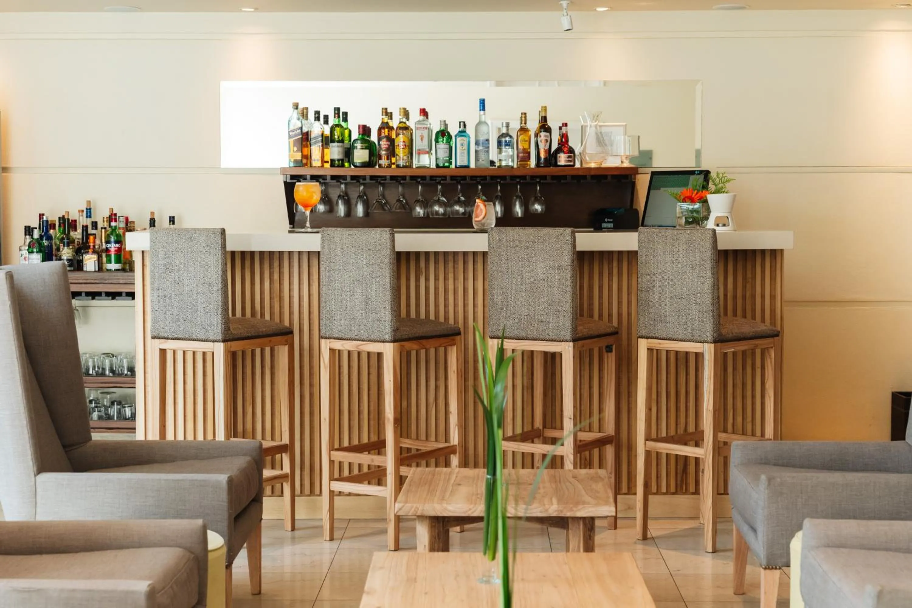 Lounge or bar in Loi Suites Recoleta Hotel