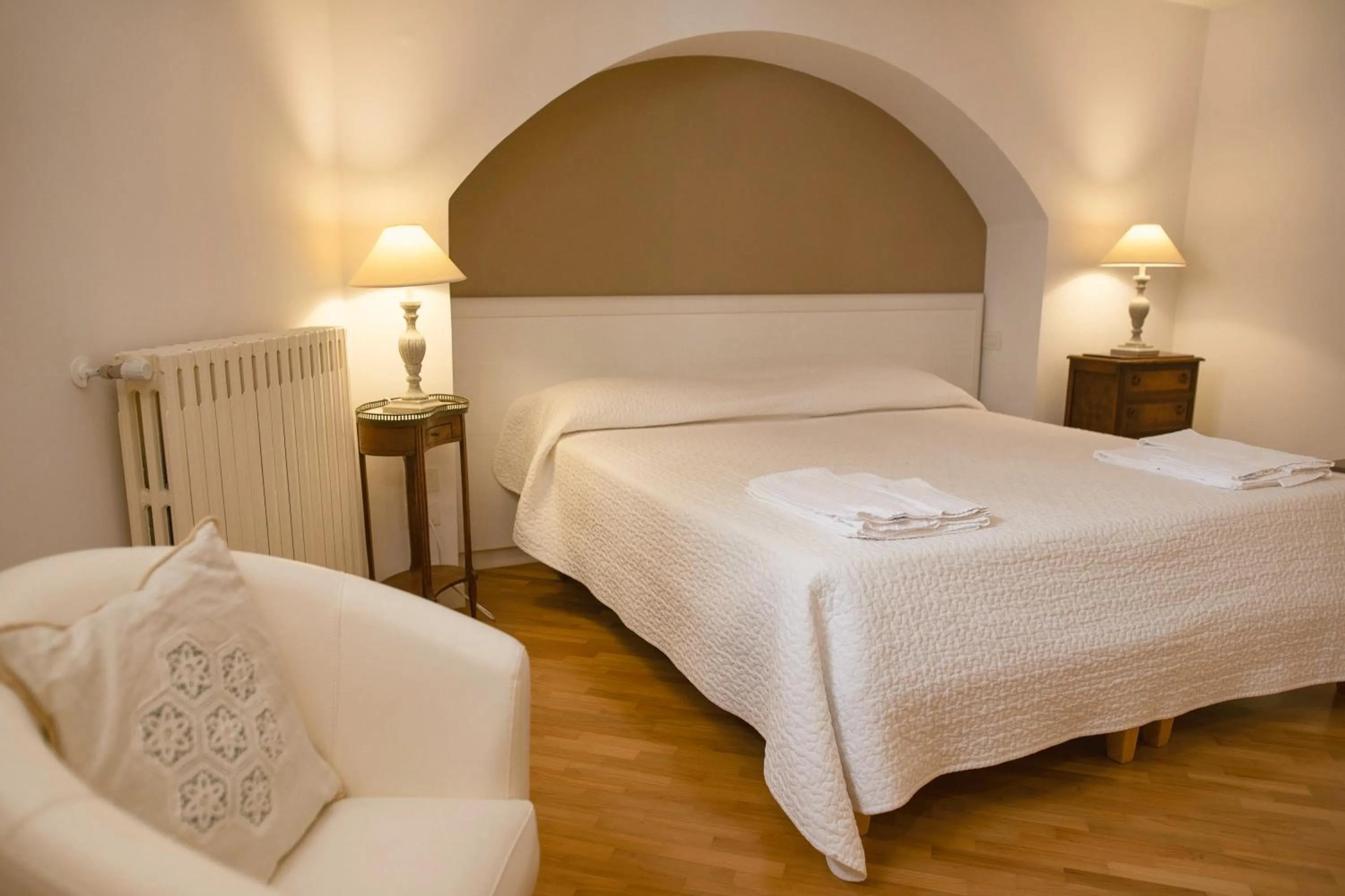 Photo of the whole room, Bed in La Casa di Ele