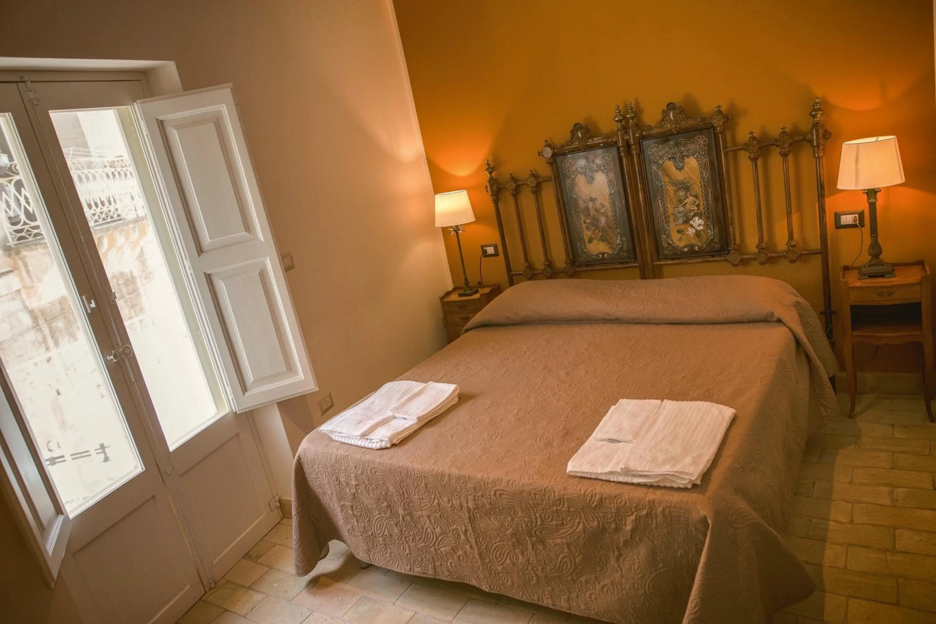 Photo of the whole room, Bed in La Casa di Ele