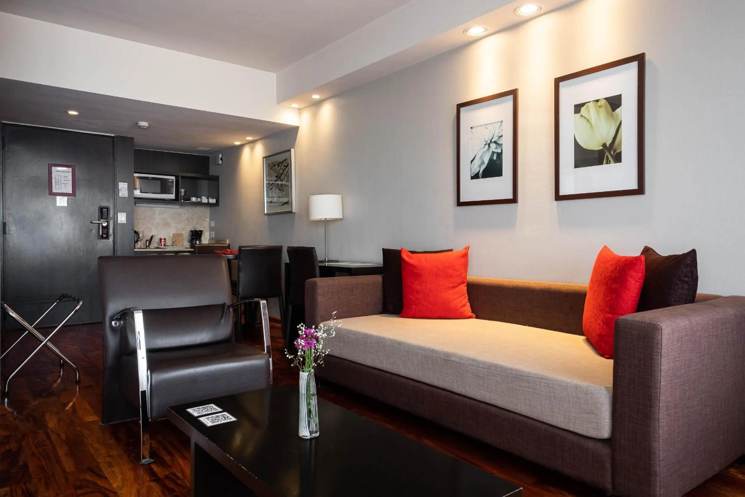 Living room in Urban Suites Recoleta Boutique Hotel