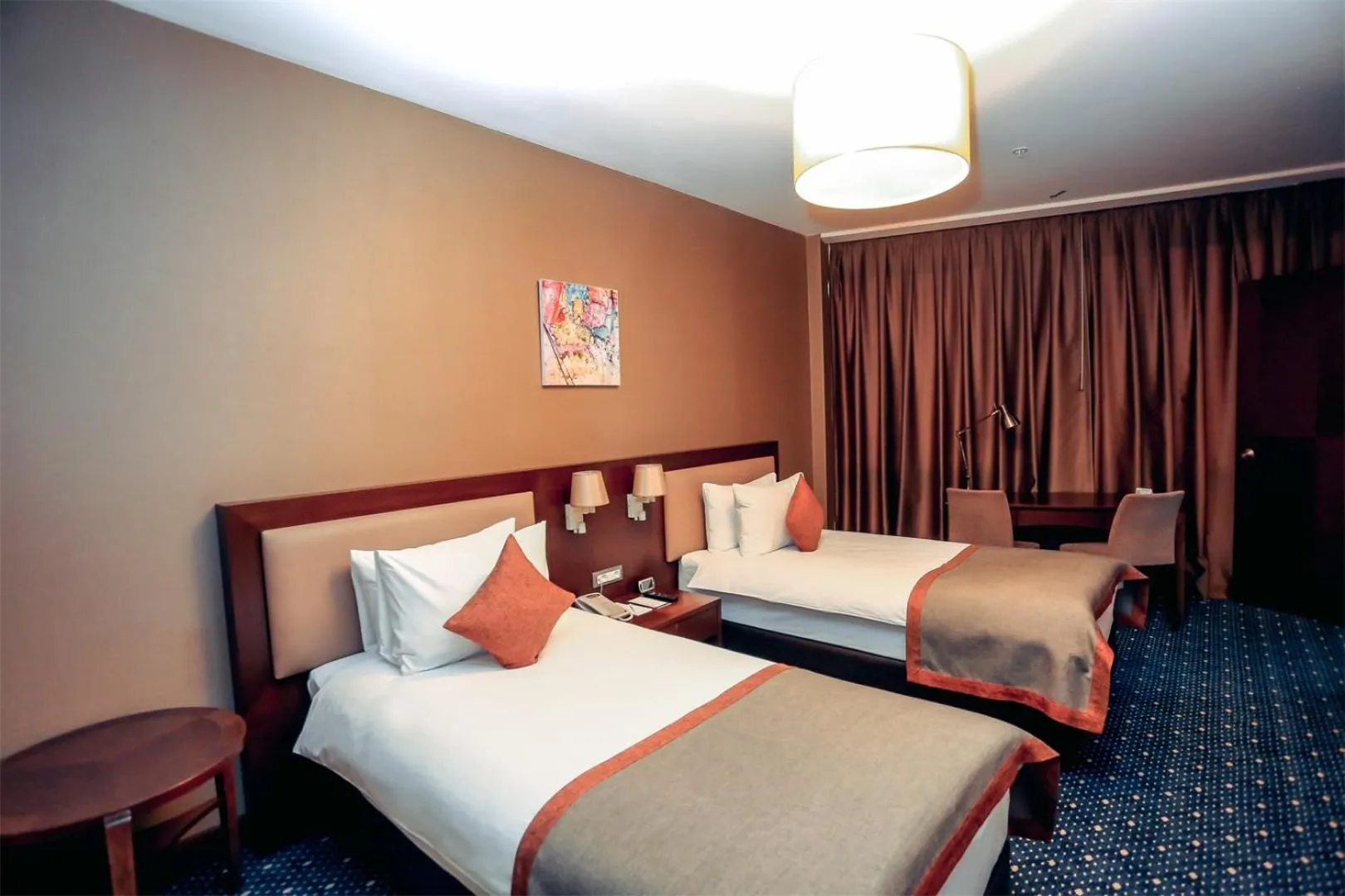 Bed in Parkside Hotel & Apartments