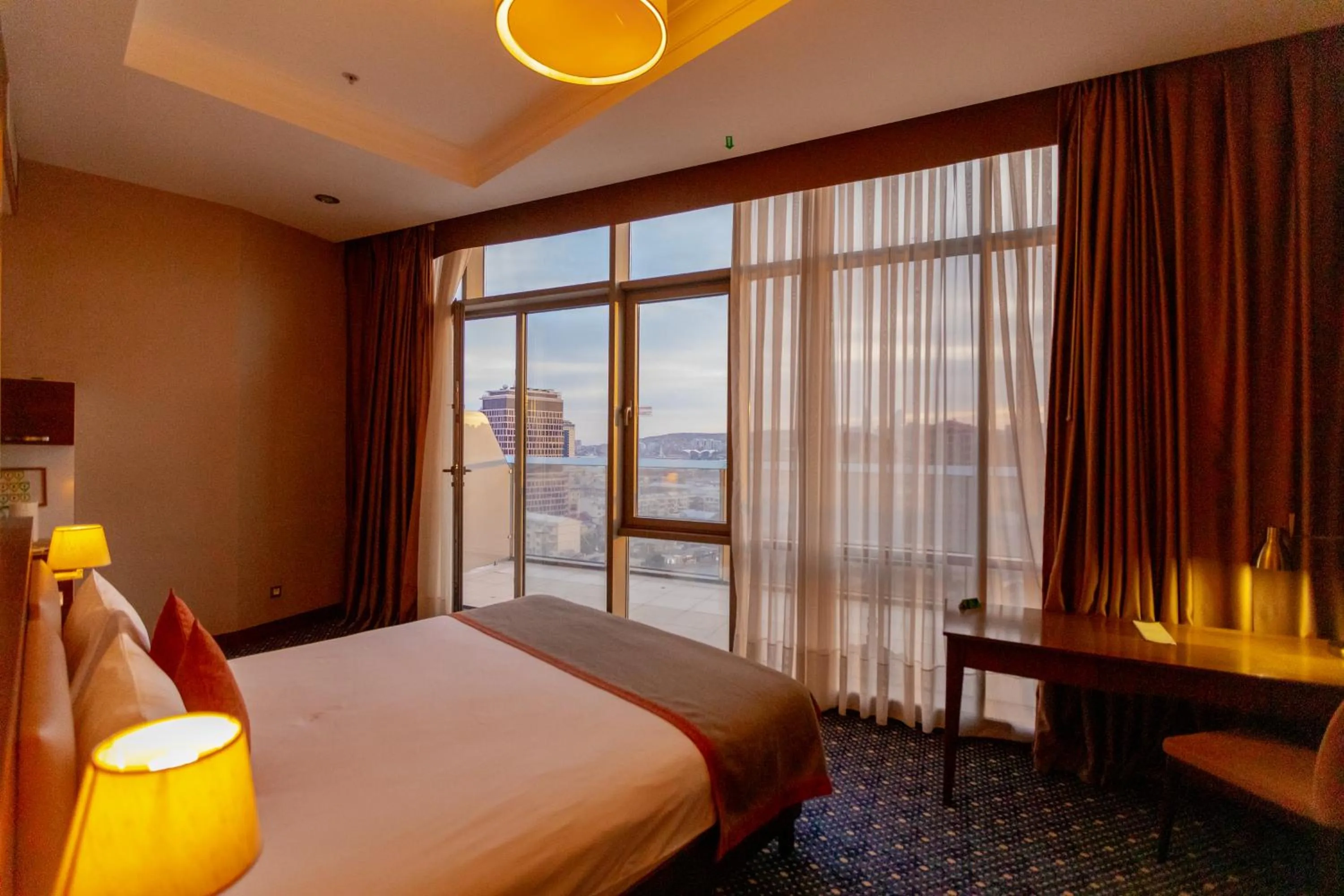 Bed in Parkside Hotel & Apartments