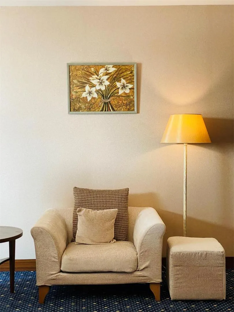 Living room in Parkside Hotel & Apartments