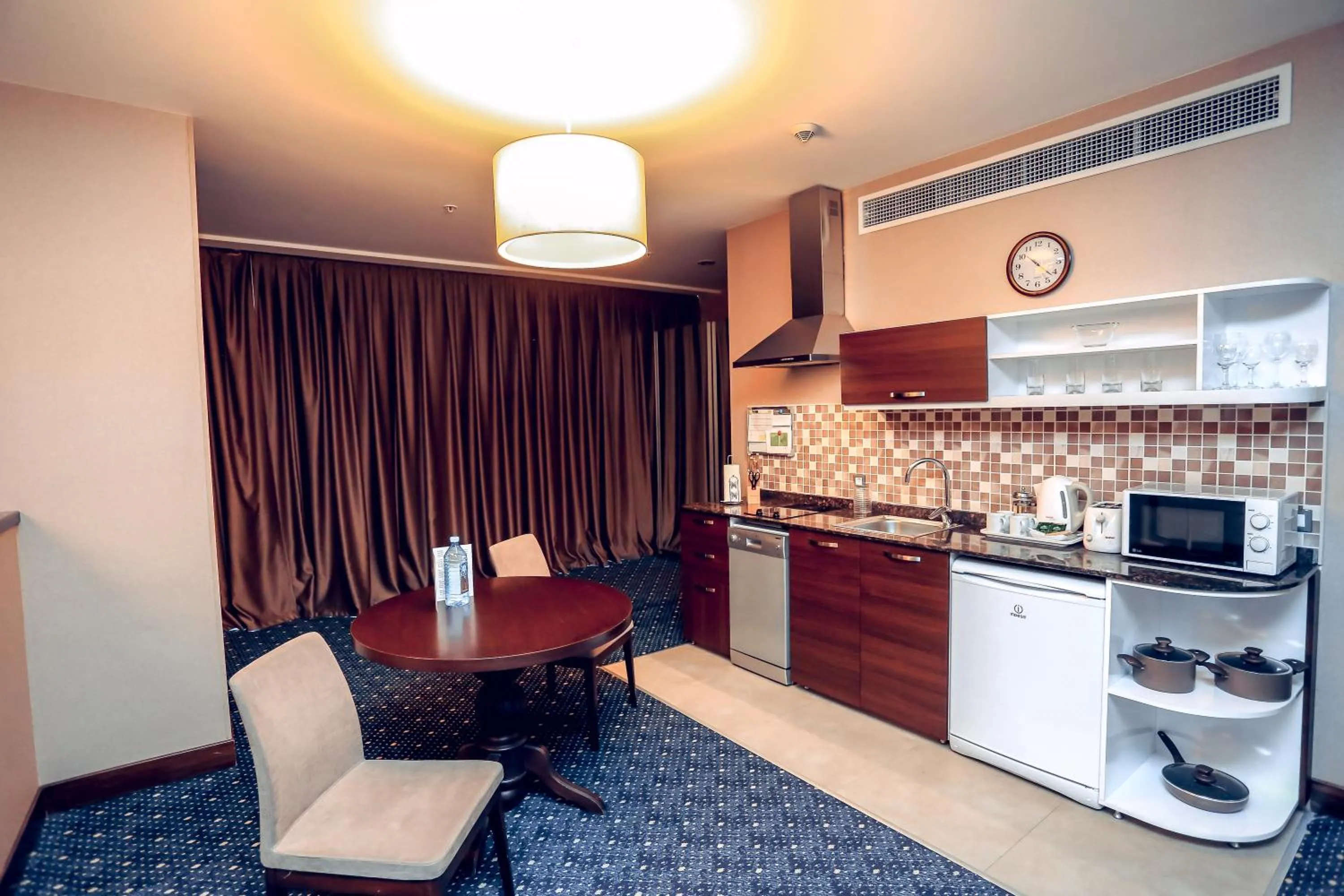 Coffee/tea facilities in Parkside Hotel & Apartments