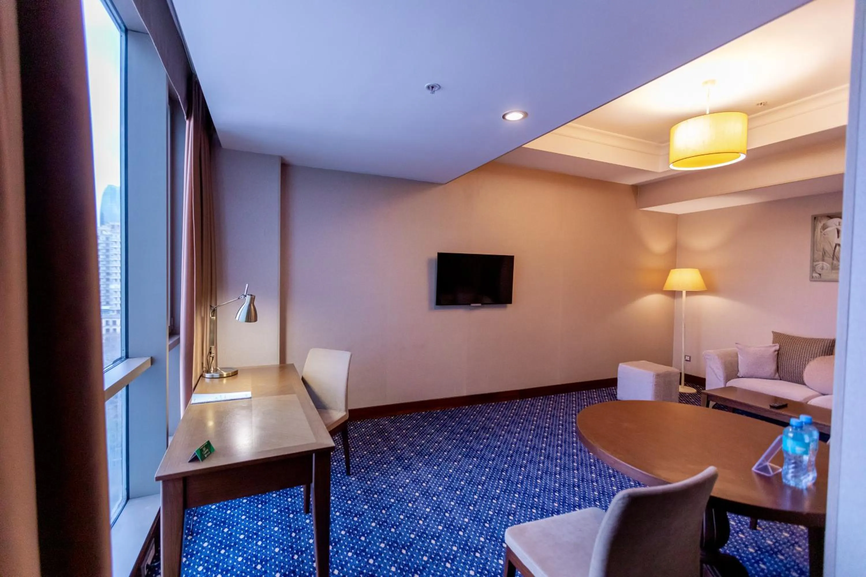 Living room in Parkside Hotel & Apartments