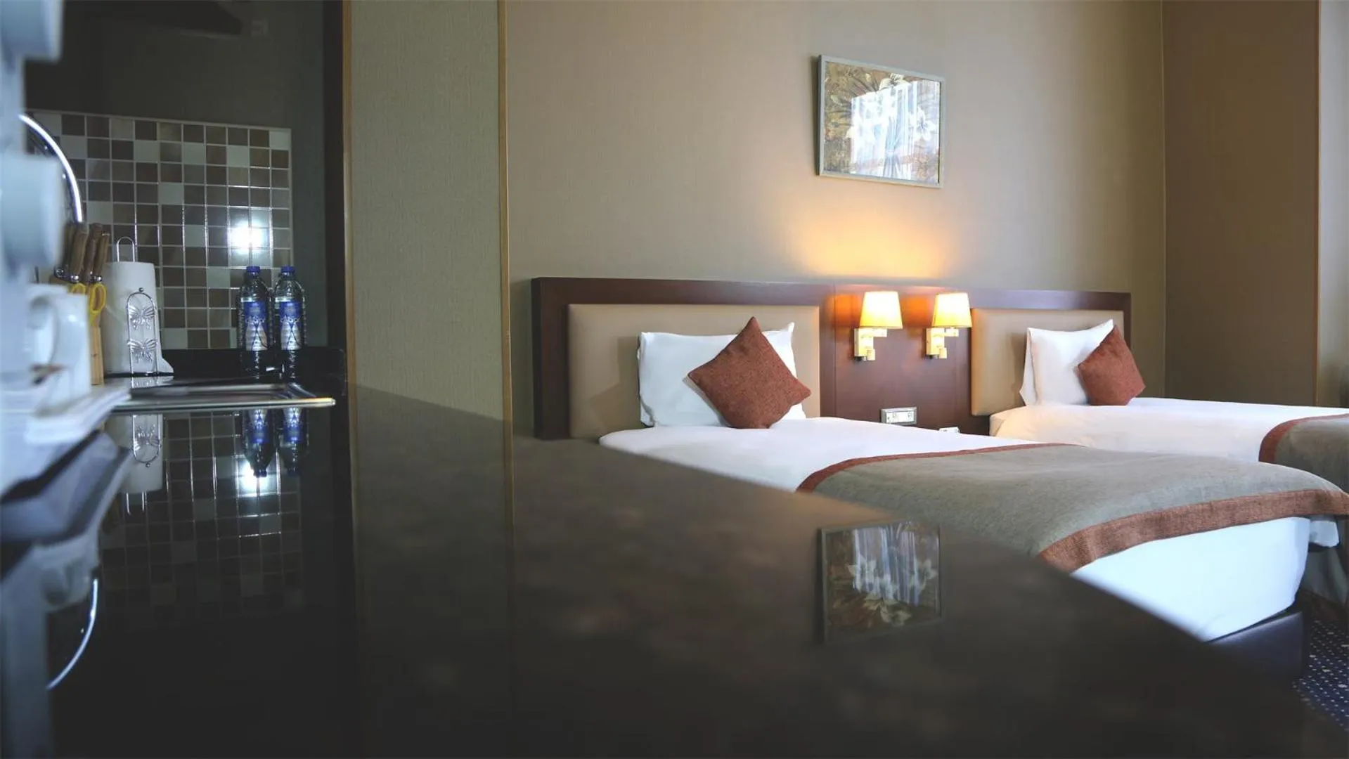 Bed in Parkside Hotel & Apartments