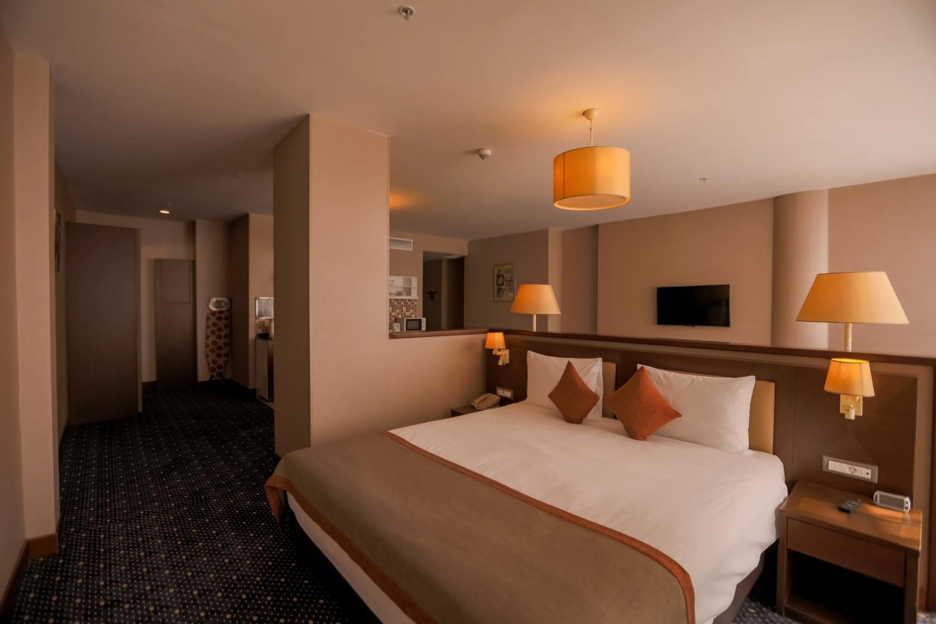 Bed in Parkside Hotel & Apartments