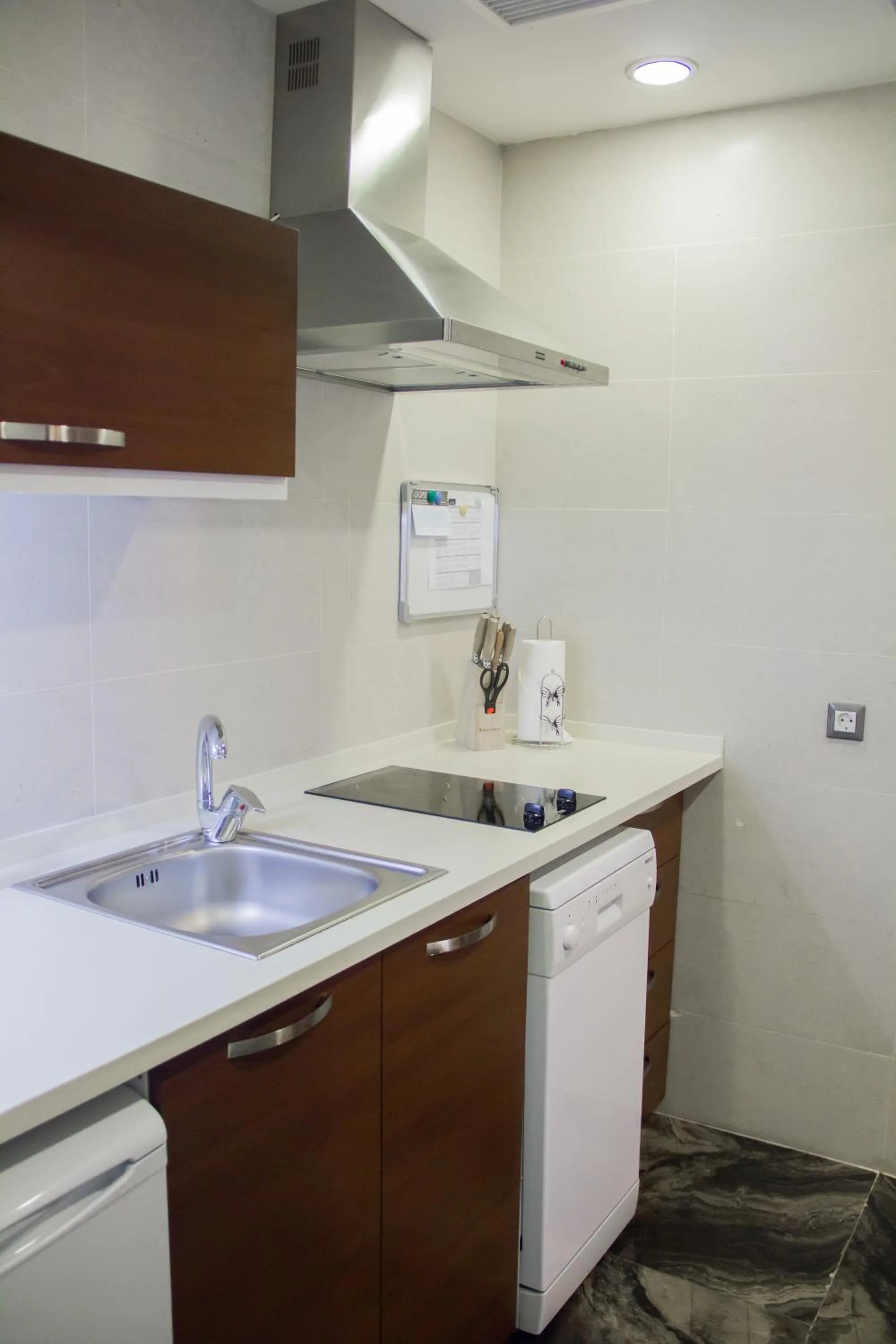 kitchen in Parkside Hotel & Apartments