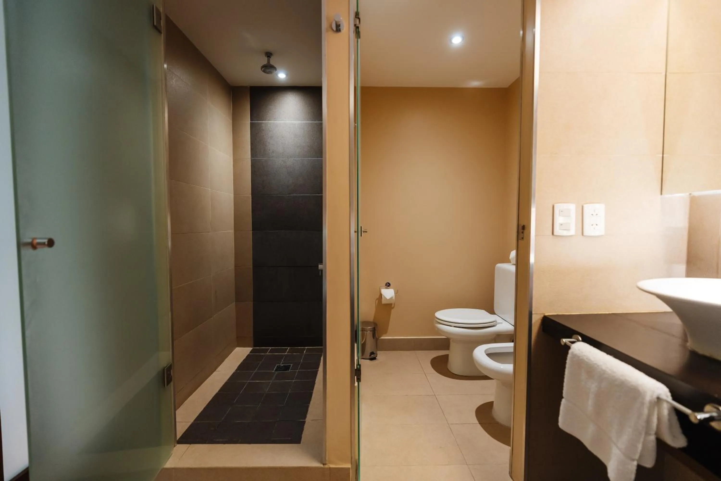 Shower in Loi Suites Chapelco Hotel