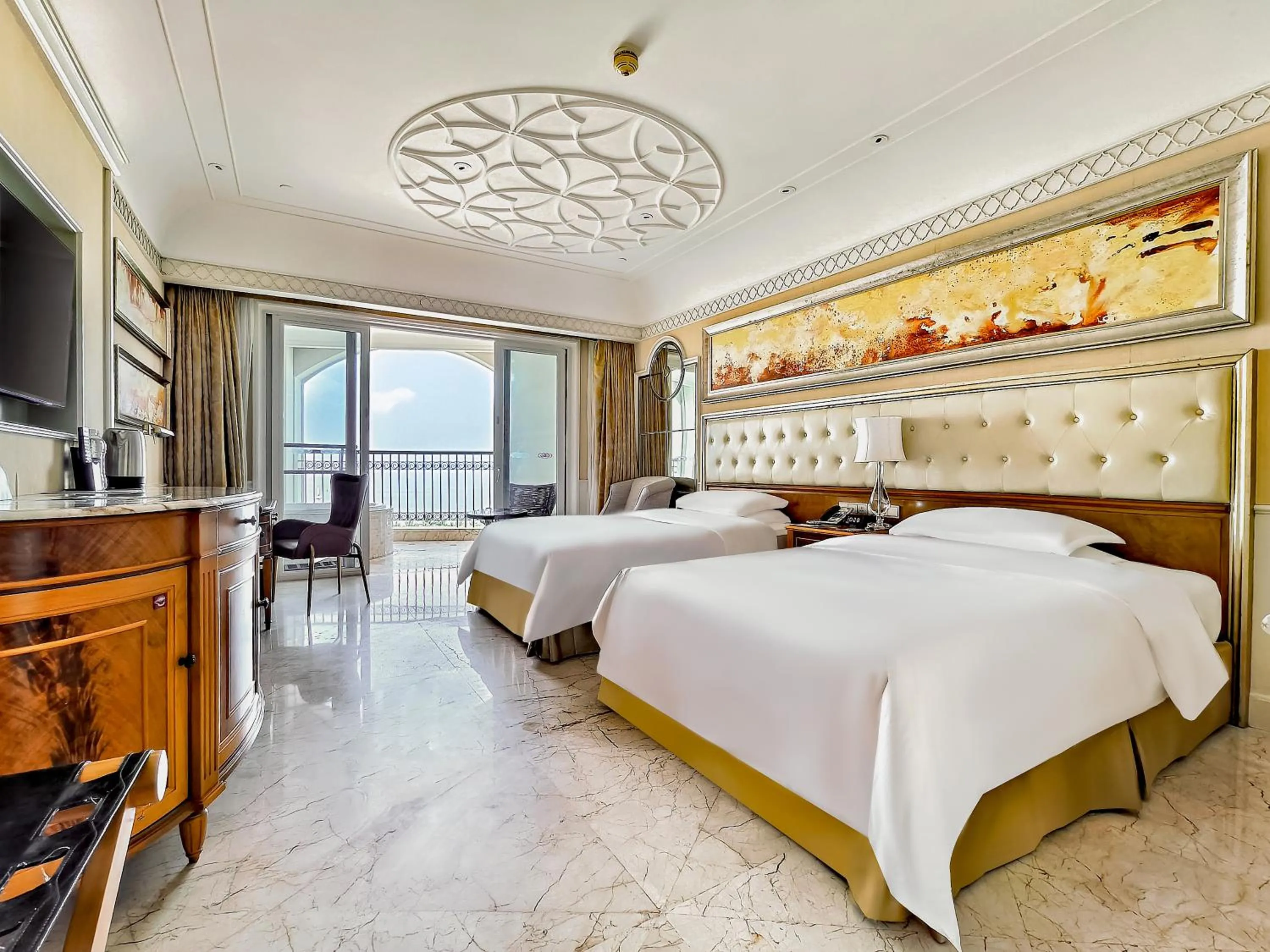 Bedroom, Bed in Crowne Plaza Resort Sanya Bay by IHG
