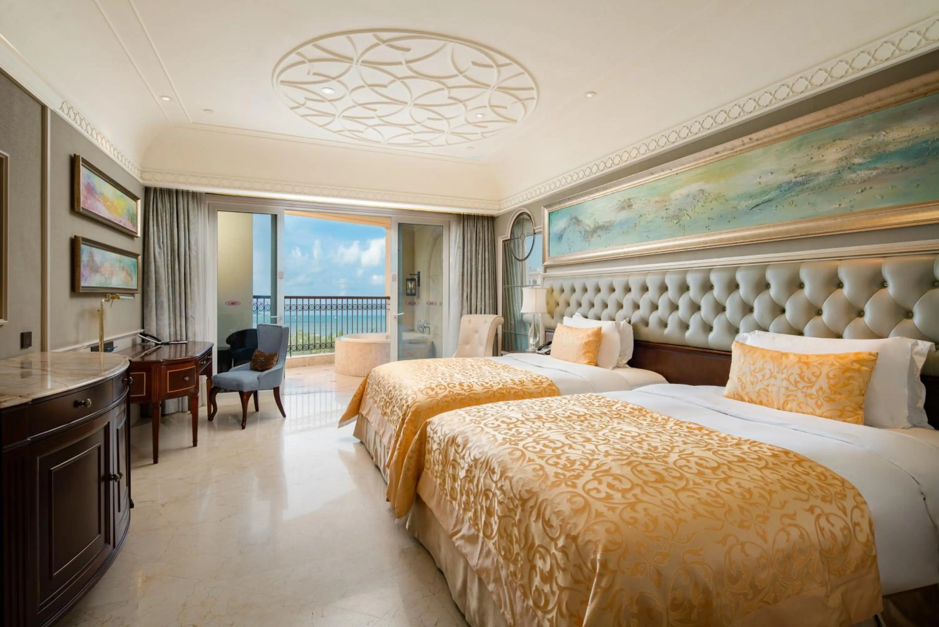 Photo of the whole room, Bed in Crowne Plaza Resort Sanya Bay by IHG