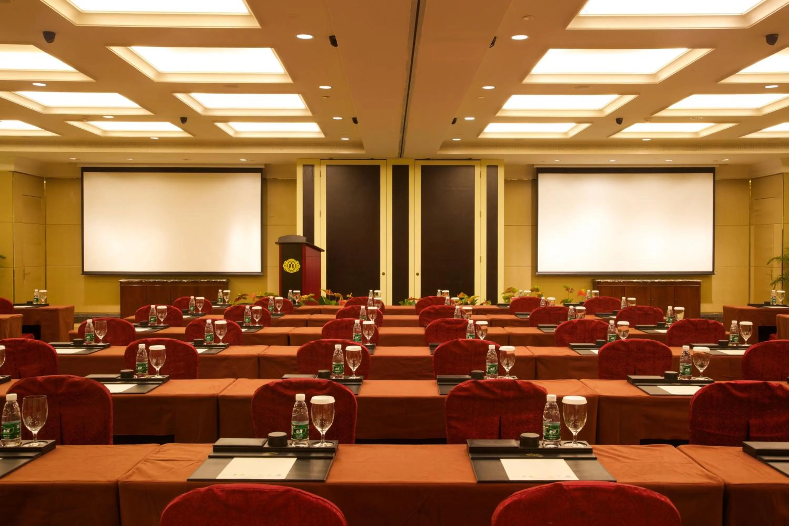 Meeting/conference room in Crowne Plaza Resort Sanya Bay by IHG