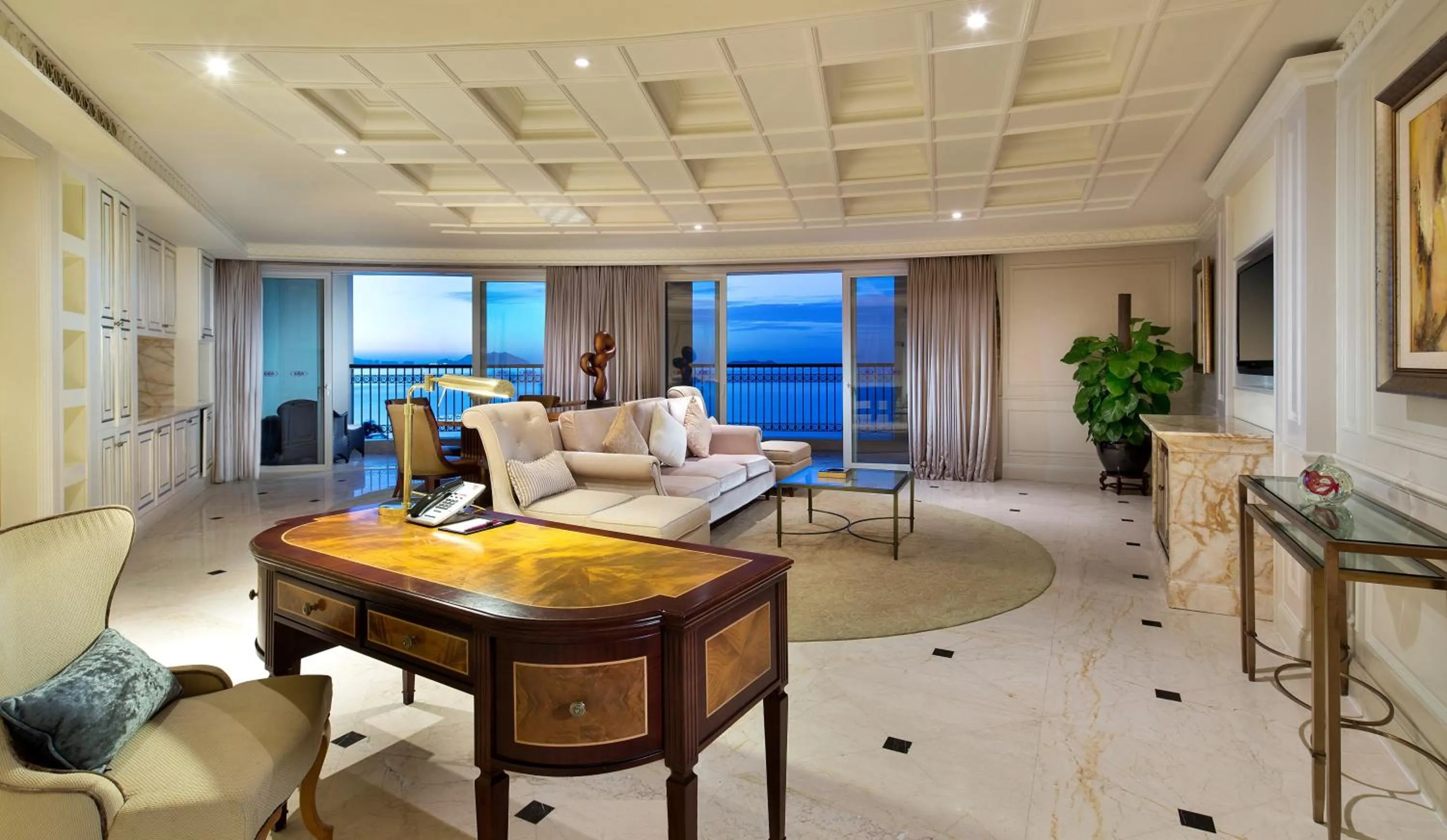 Photo of the whole room in Crowne Plaza Resort Sanya Bay by IHG