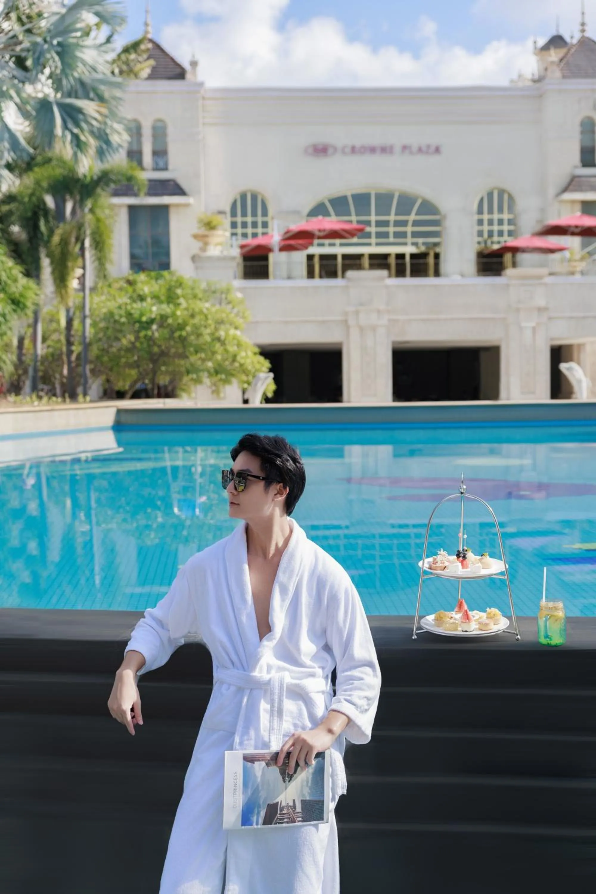 People in Crowne Plaza Resort Sanya Bay by IHG