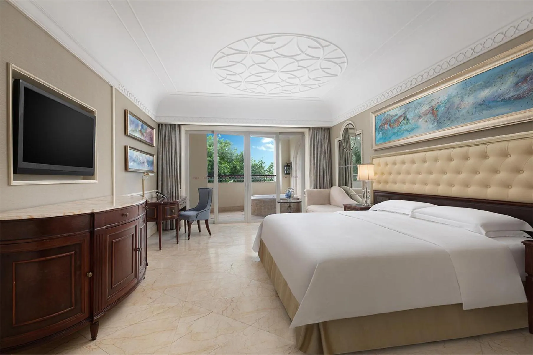 Photo of the whole room, Bed in Crowne Plaza Resort Sanya Bay by IHG