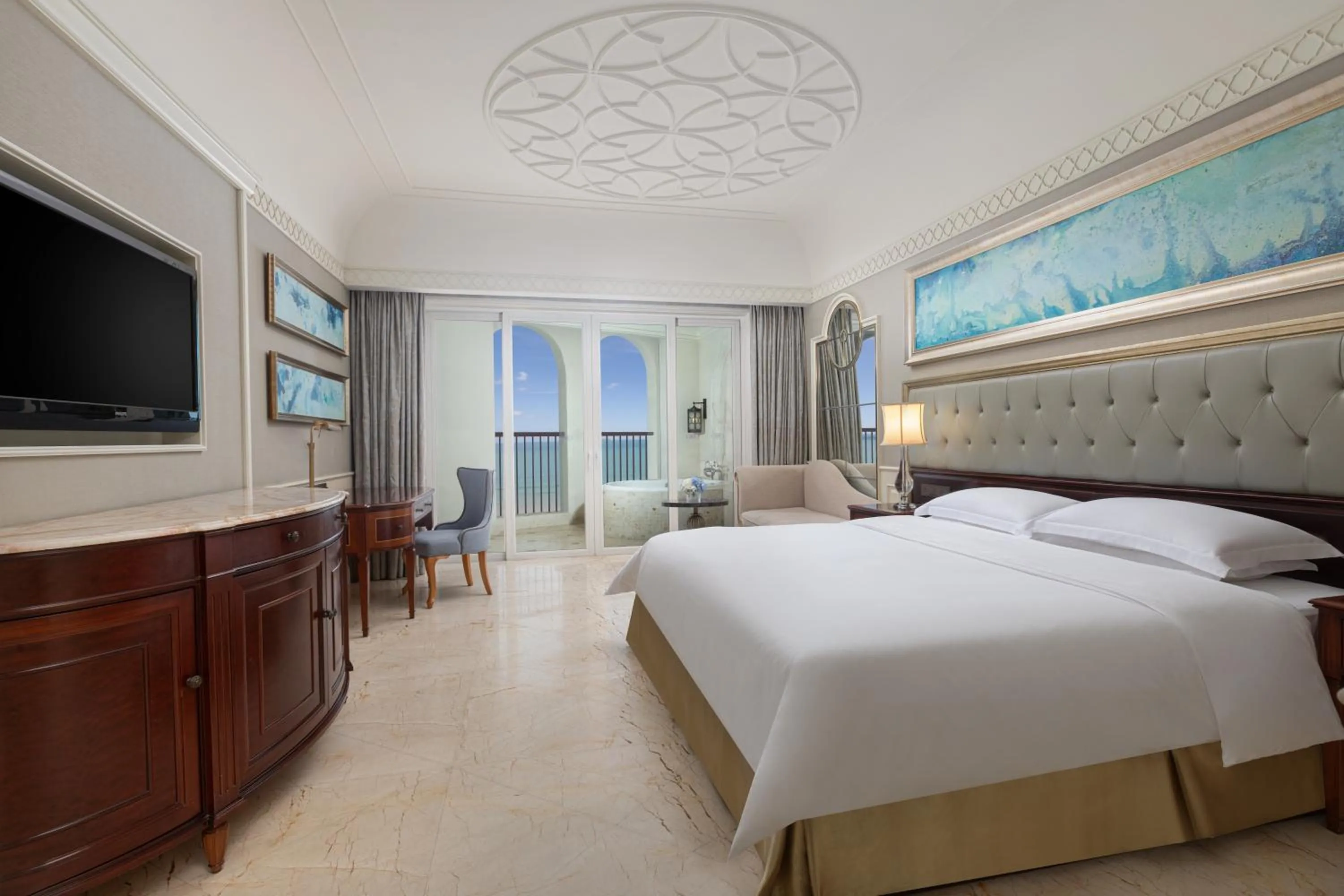 Bedroom, Bed in Crowne Plaza Resort Sanya Bay by IHG