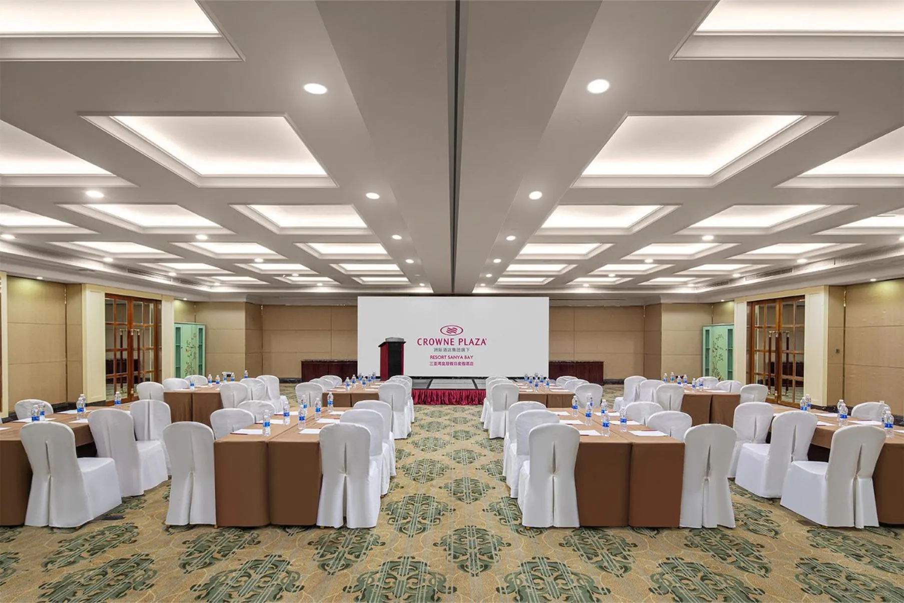 Meeting/conference room in Crowne Plaza Resort Sanya Bay by IHG