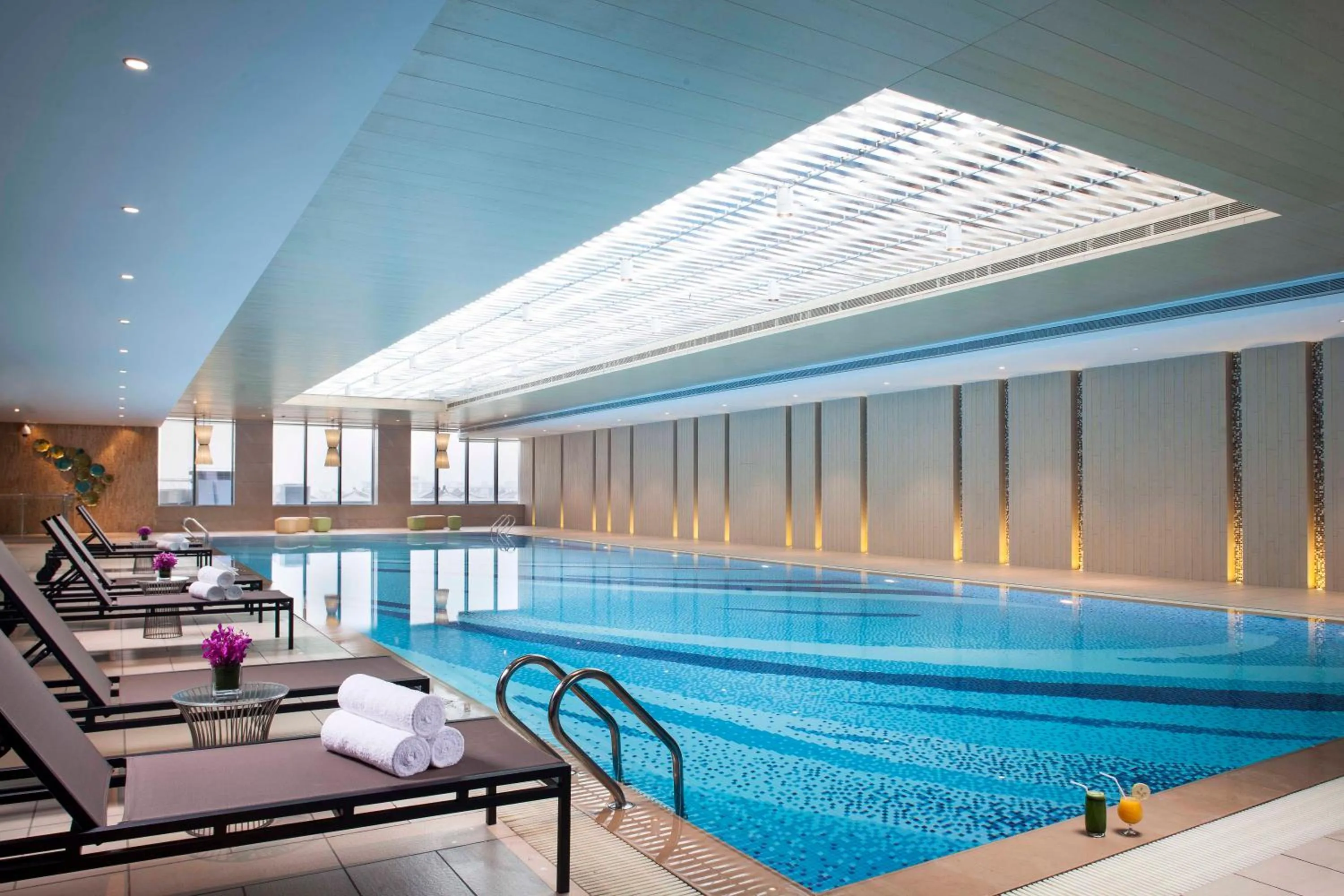Swimming pool in Holiday Inn Suzhou Huirong Plaza by IHG