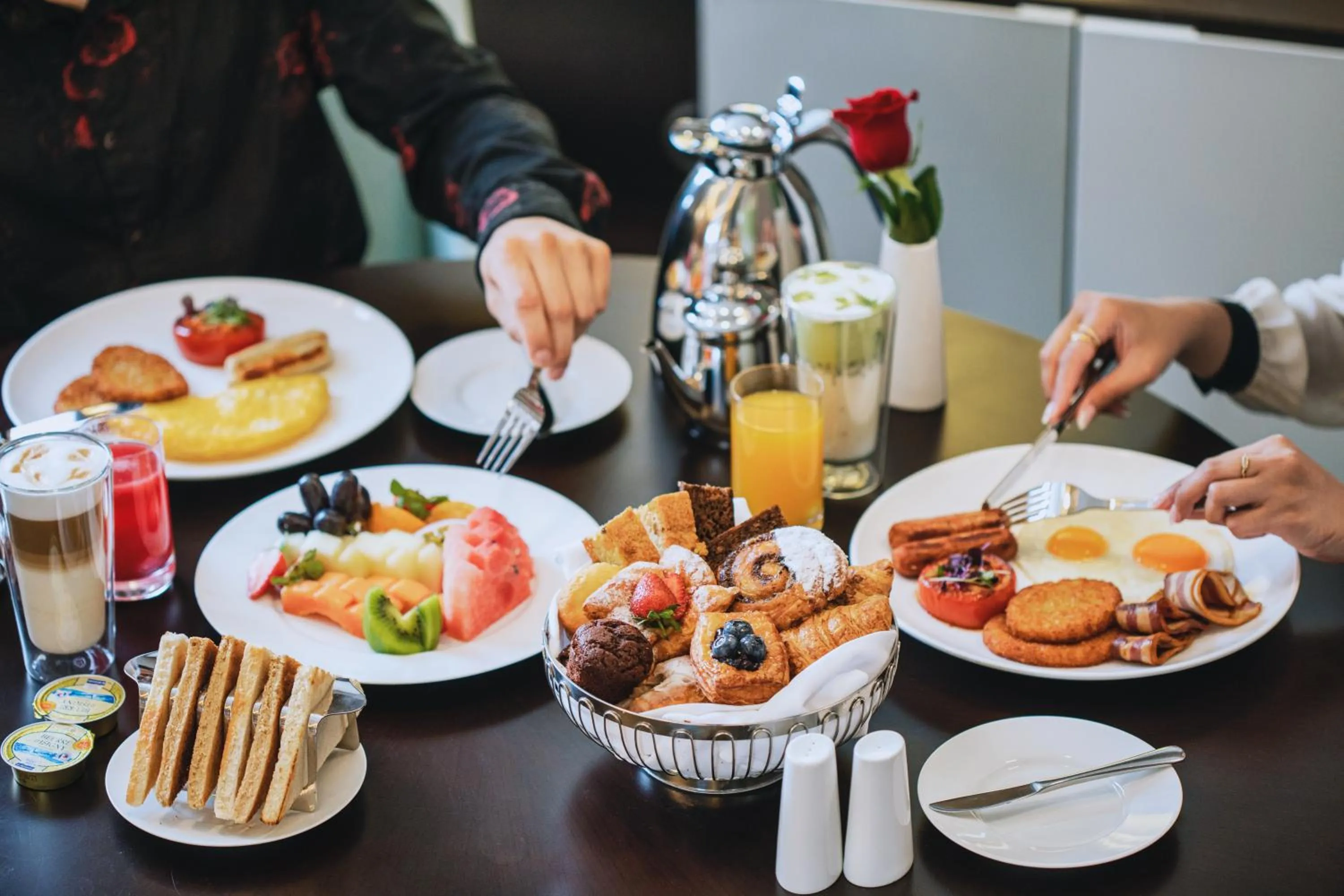 Breakfast in InterContinental Hotels Doha Residences