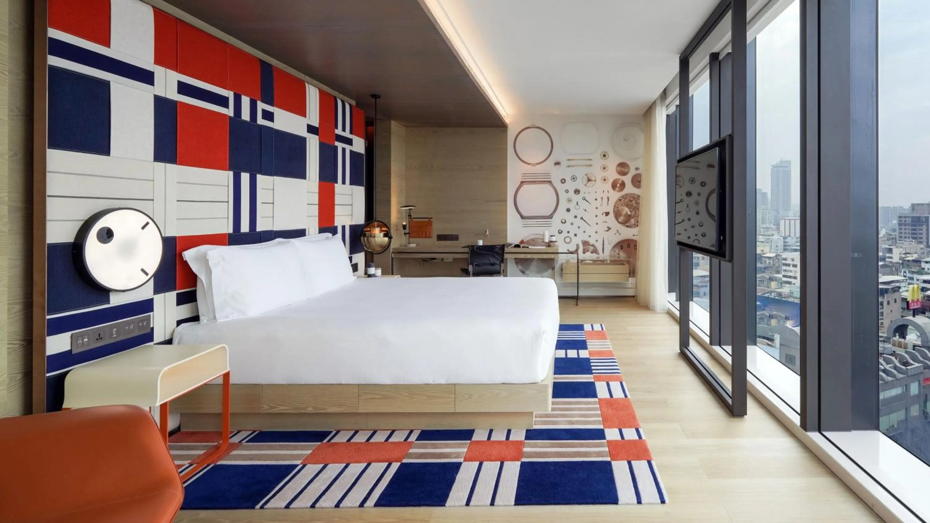 Photo of the whole room, Bed in Hotel Indigo Kaohsiung Central Park by IHG