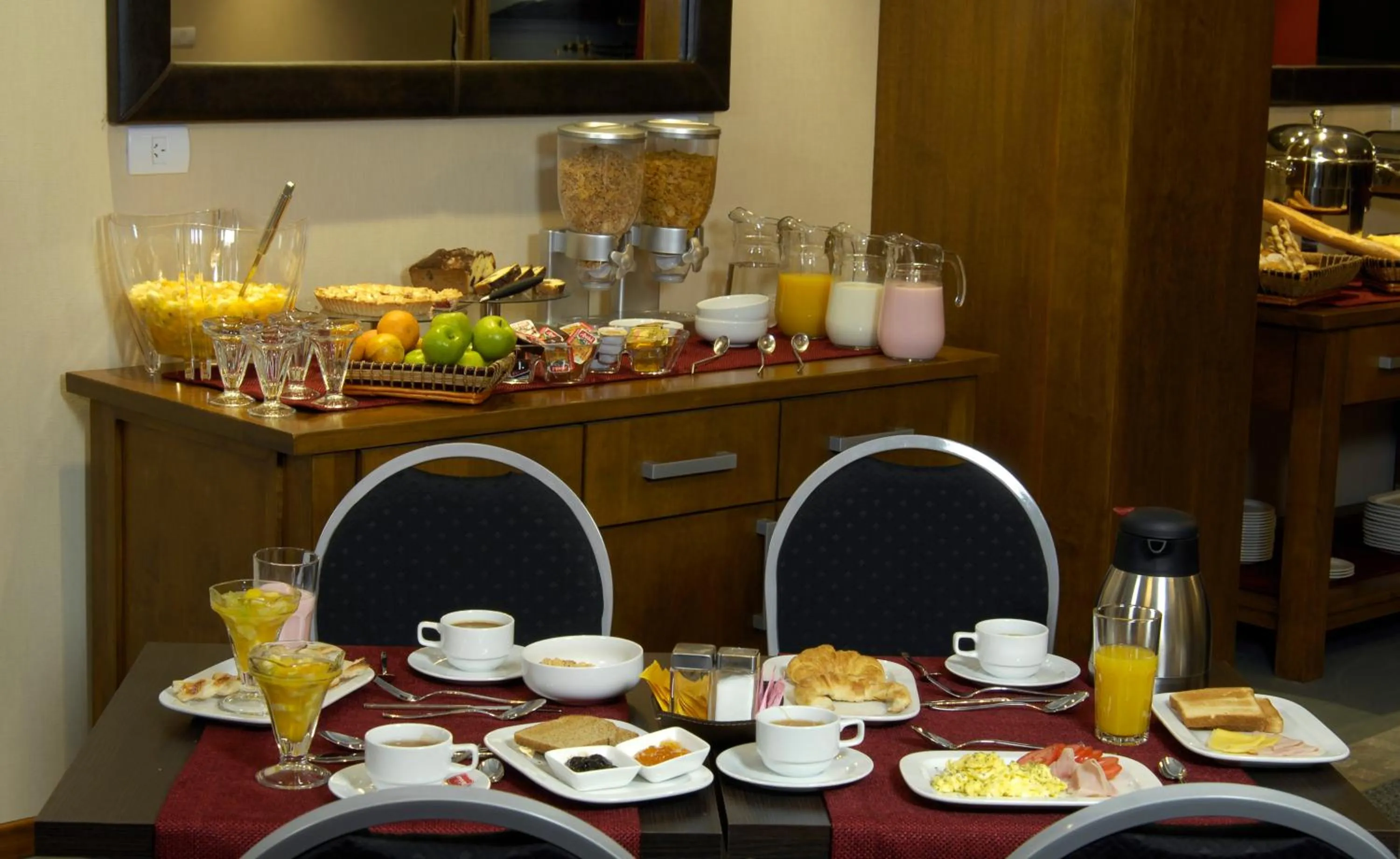 Buffet breakfast in Cilene del Faro Suites & Spa