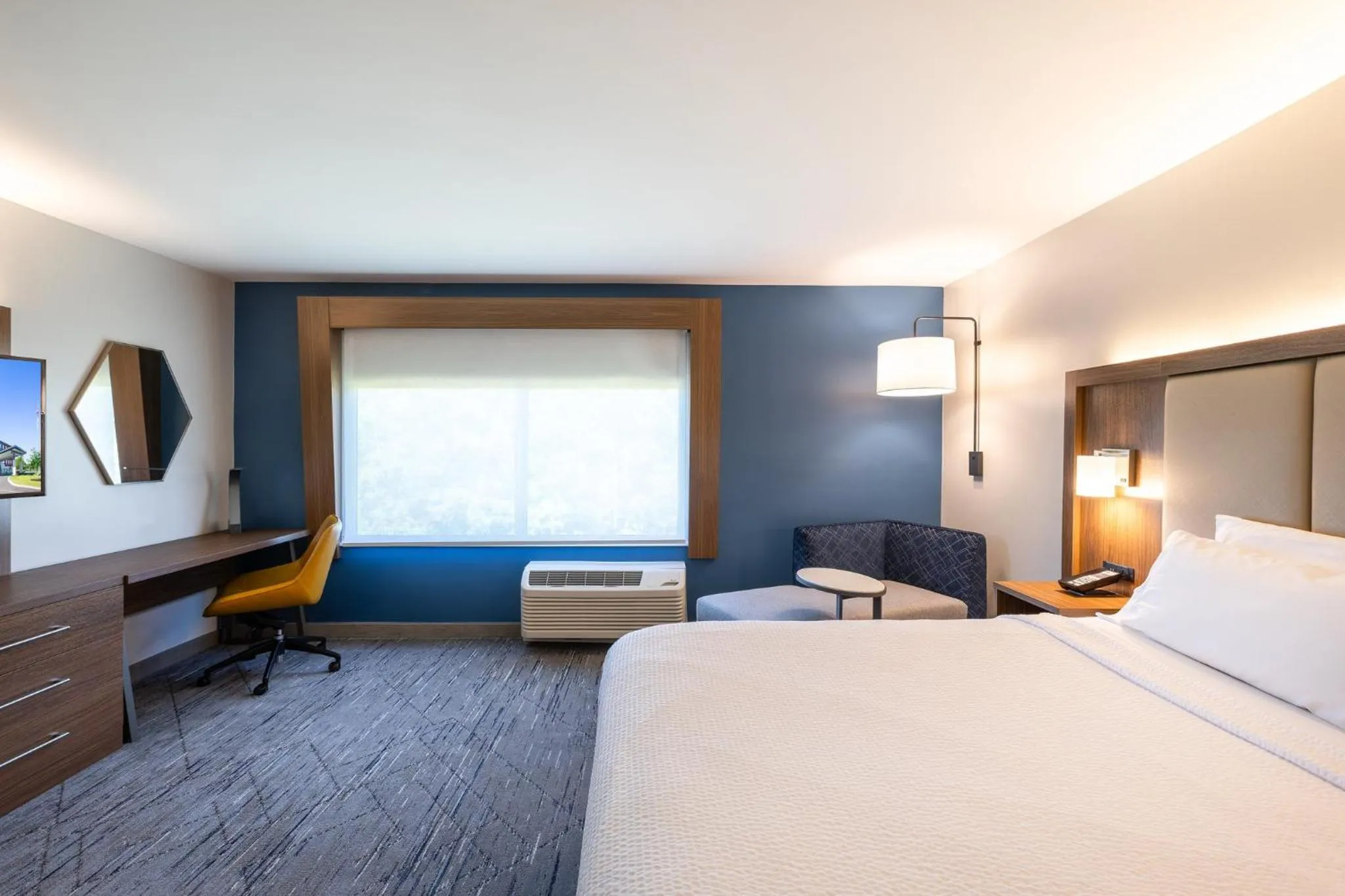 Photo of the whole room, Bed in Holiday Inn Express & Suites Greenwood Mall by IHG