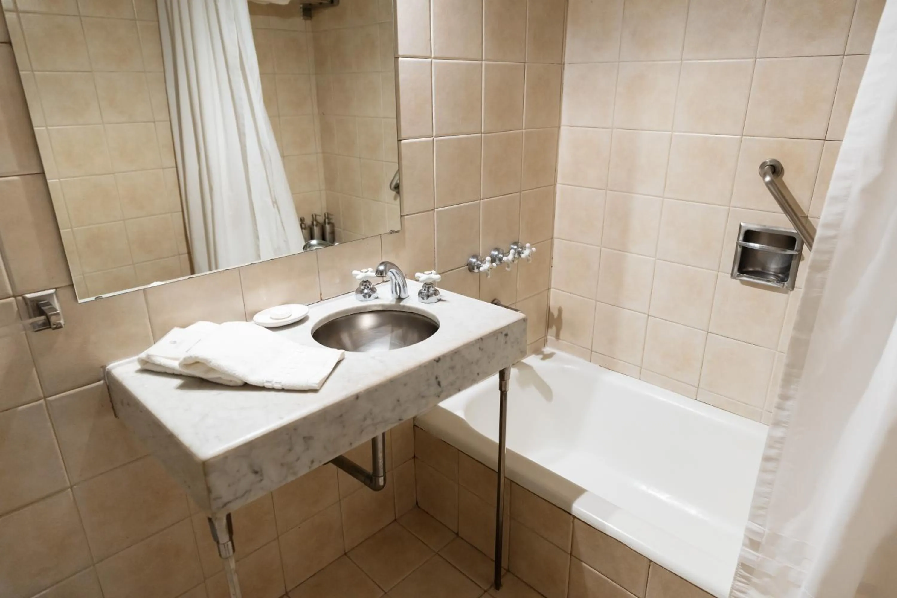 Bathroom in Loi Flats Buenos Aires