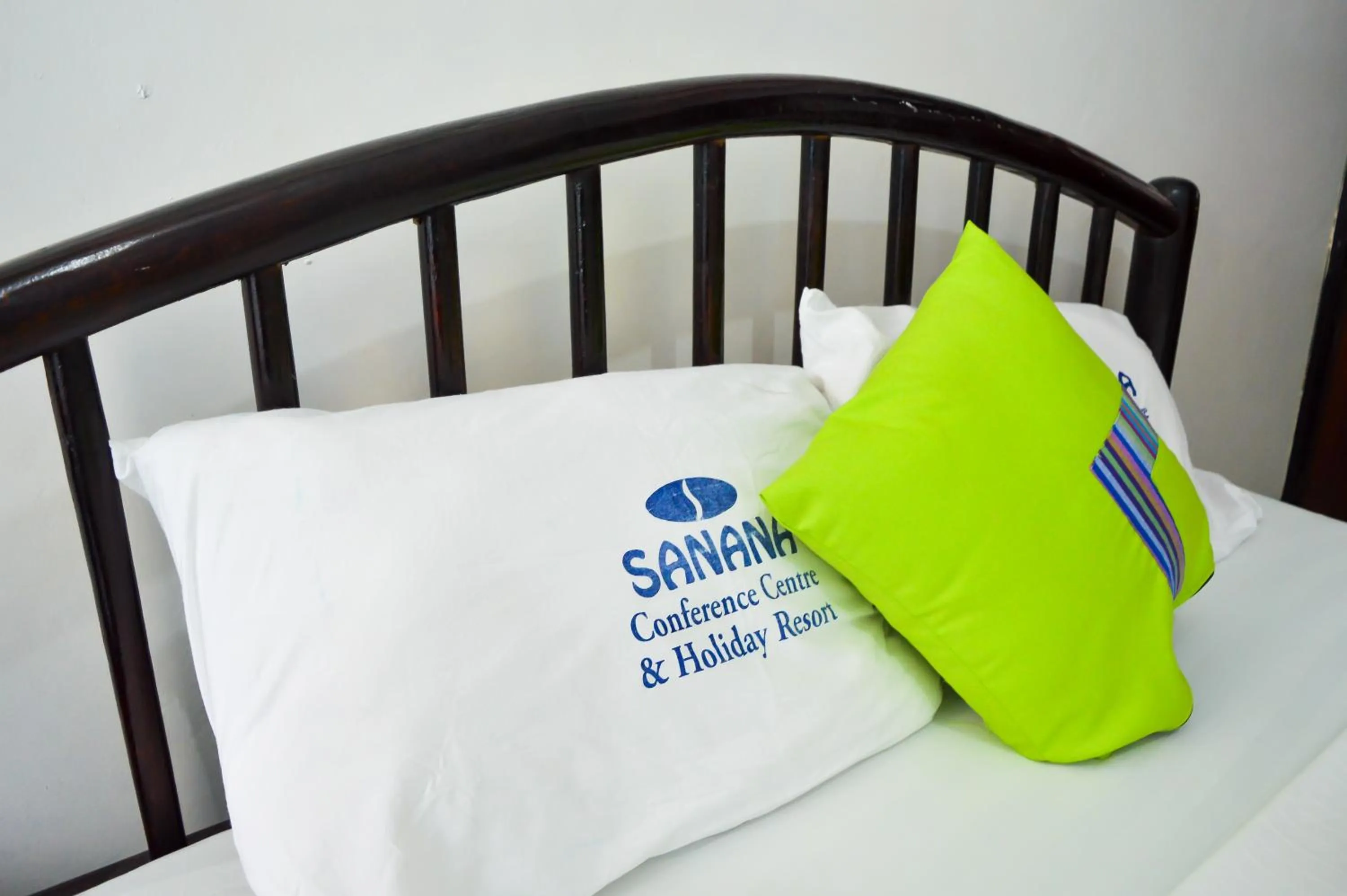 Bed in Sanana Conference Center and Holiday Resort