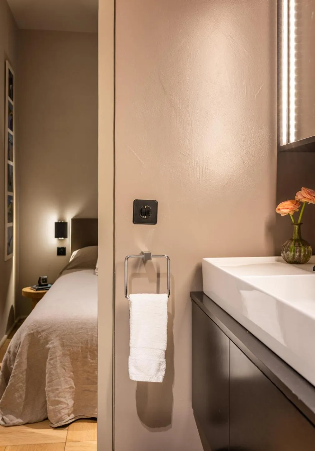 Bed in The Hamlet - Luxury Serviced Apartments