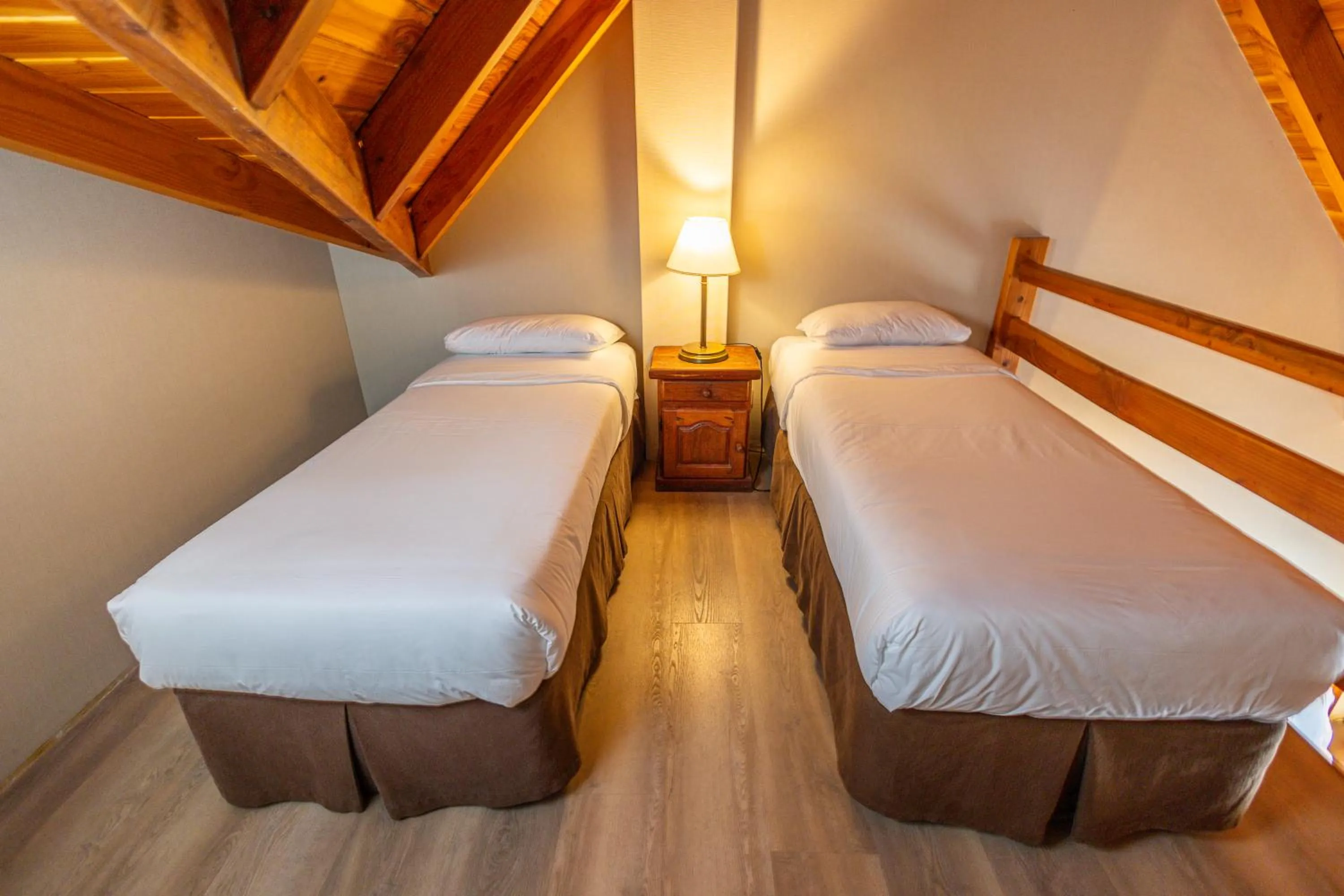 Photo of the whole room, Bed in Cacique Inacayal Lake Hotel & Spa