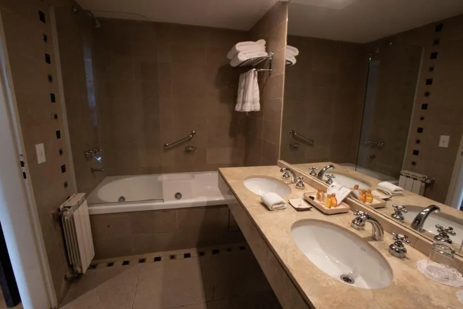 Bathroom in Cacique Inacayal Lake Hotel & Spa