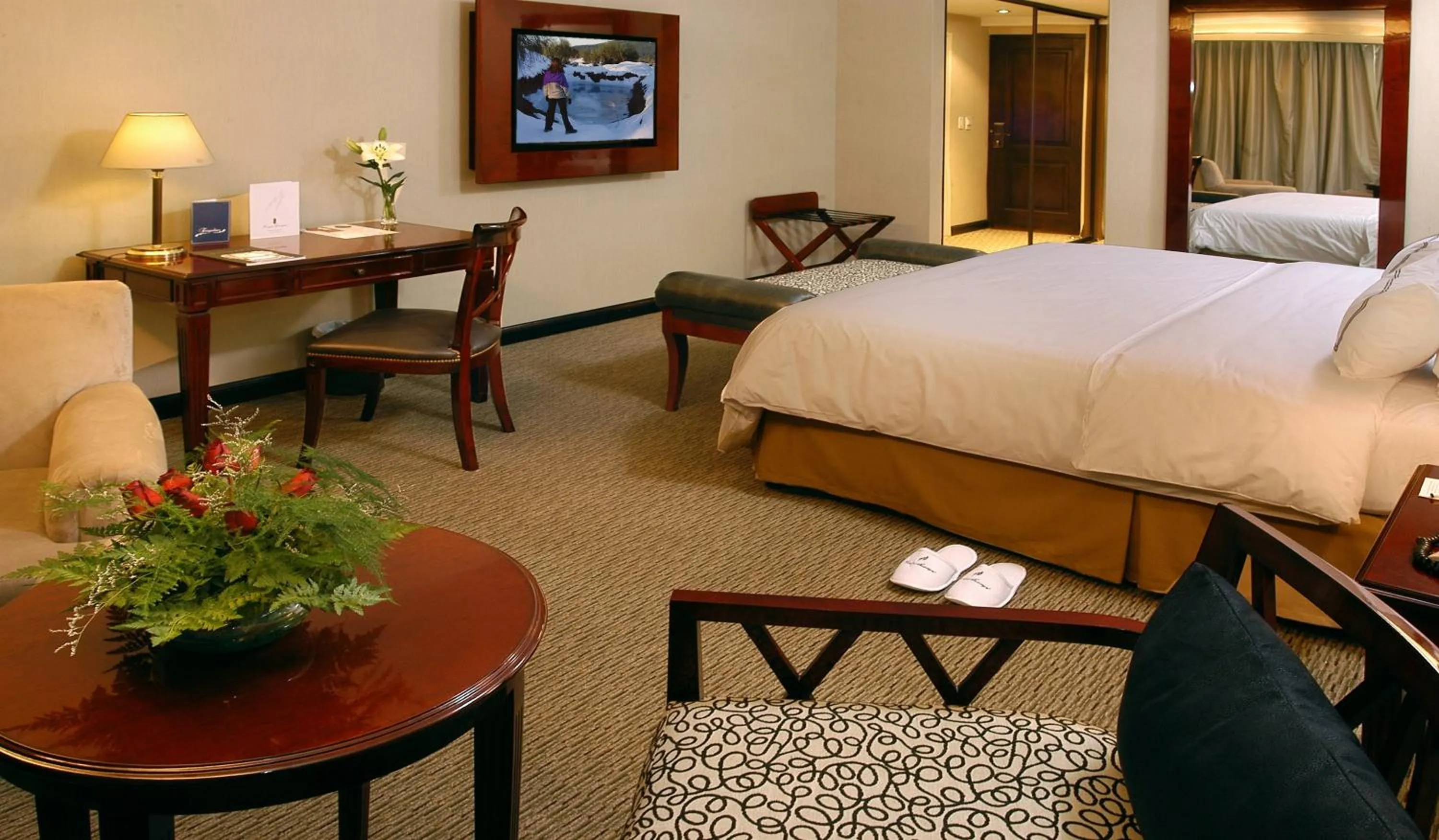 Photo of the whole room, Bed in Cacique Inacayal Lake Hotel & Spa