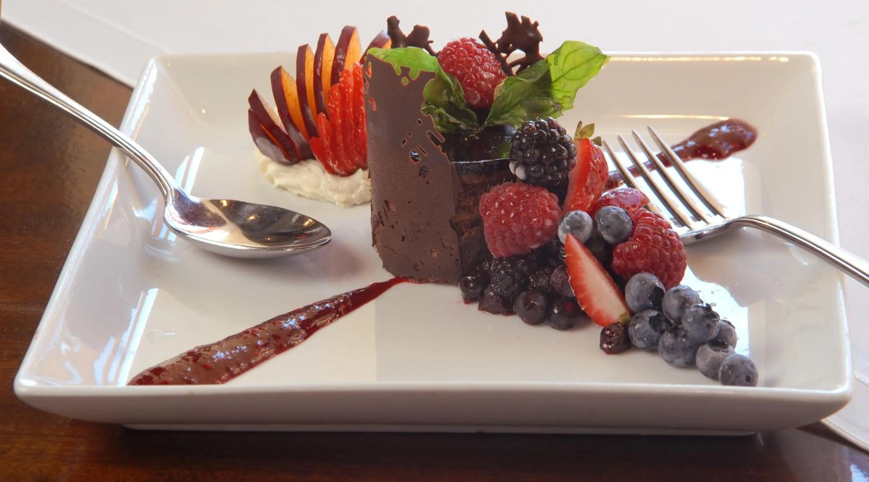 Restaurant/places to eat in Cacique Inacayal Lake Hotel & Spa