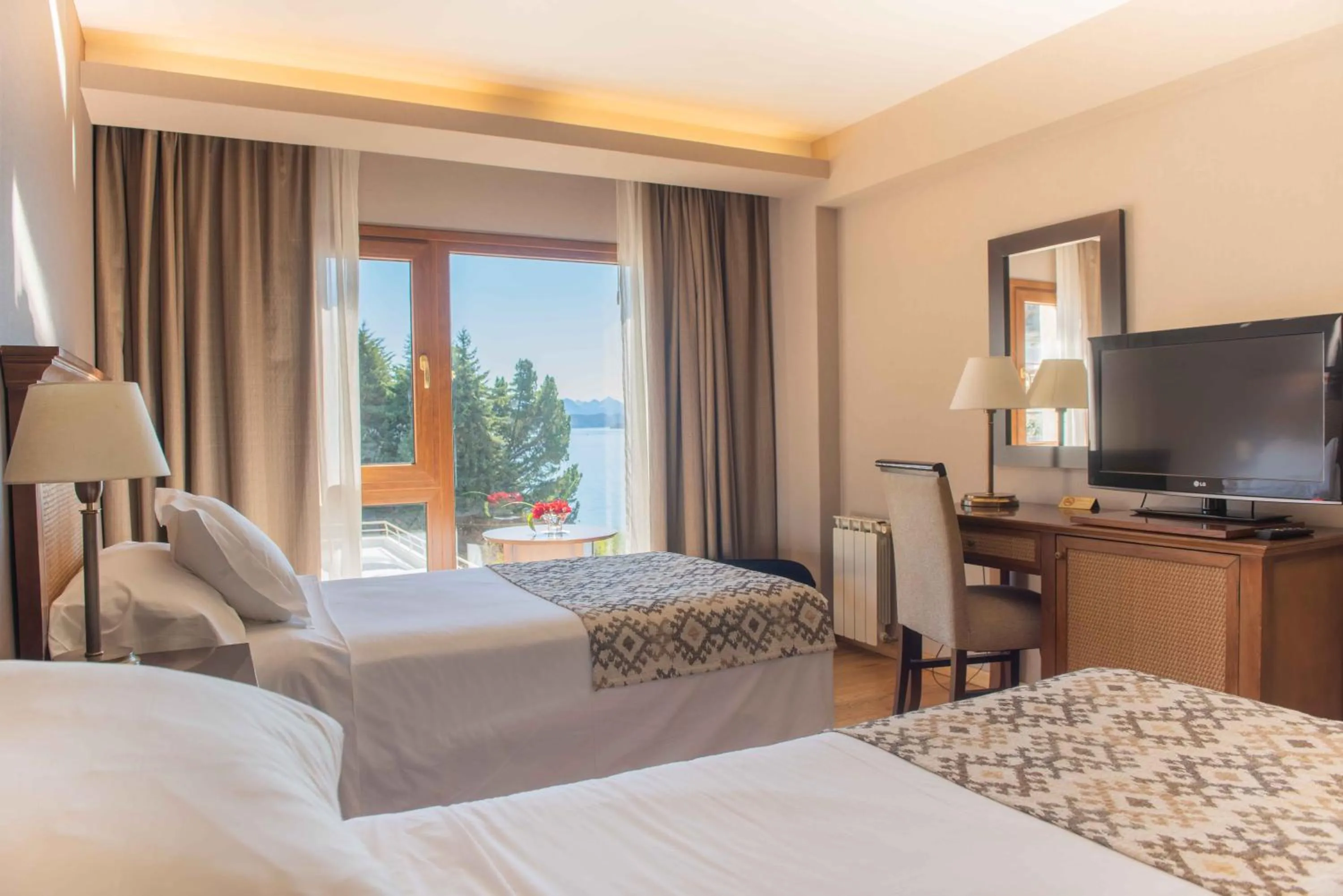 Photo of the whole room, Bed in Cacique Inacayal Lake Hotel & Spa