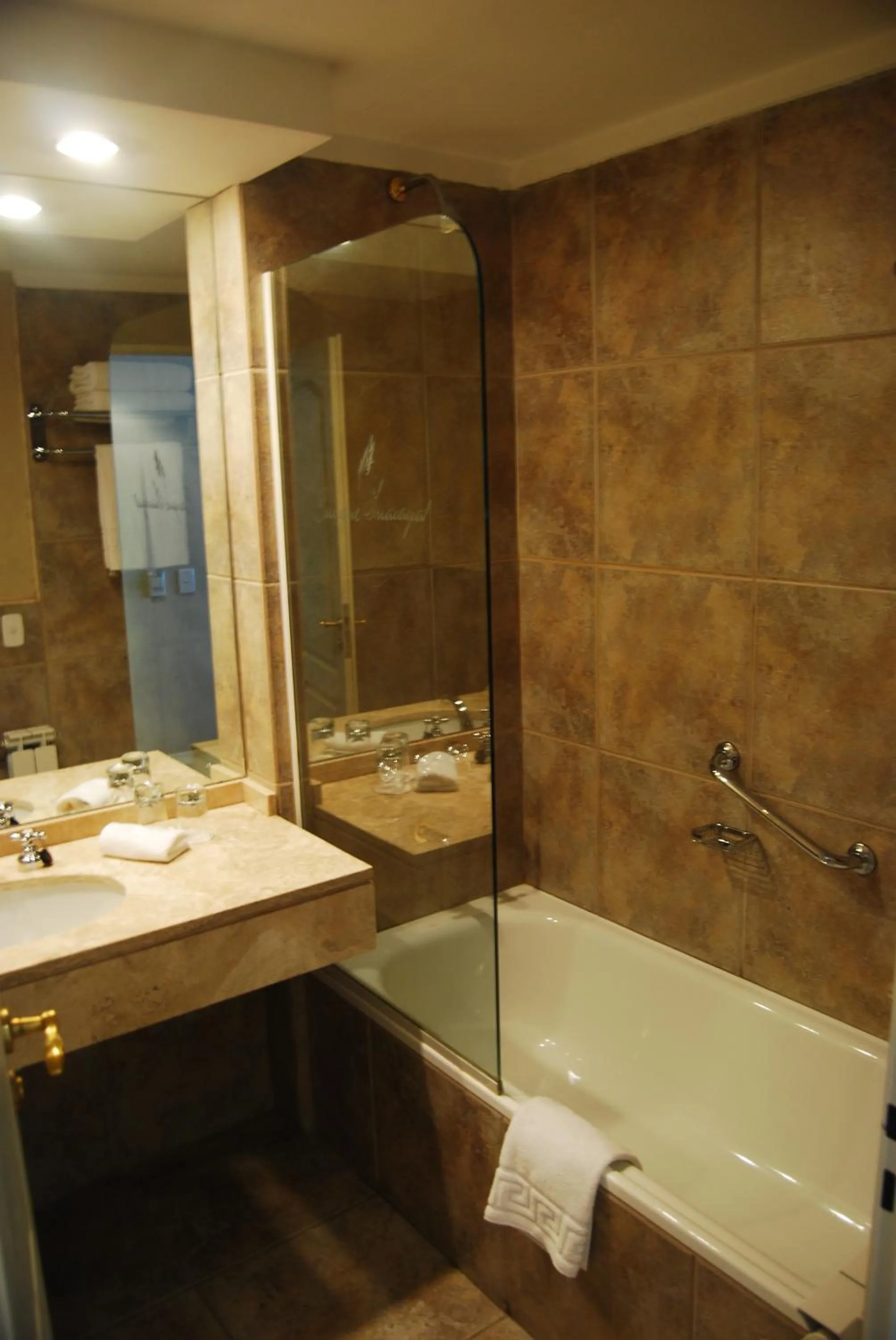 Bathroom in Cacique Inacayal Lake Hotel & Spa