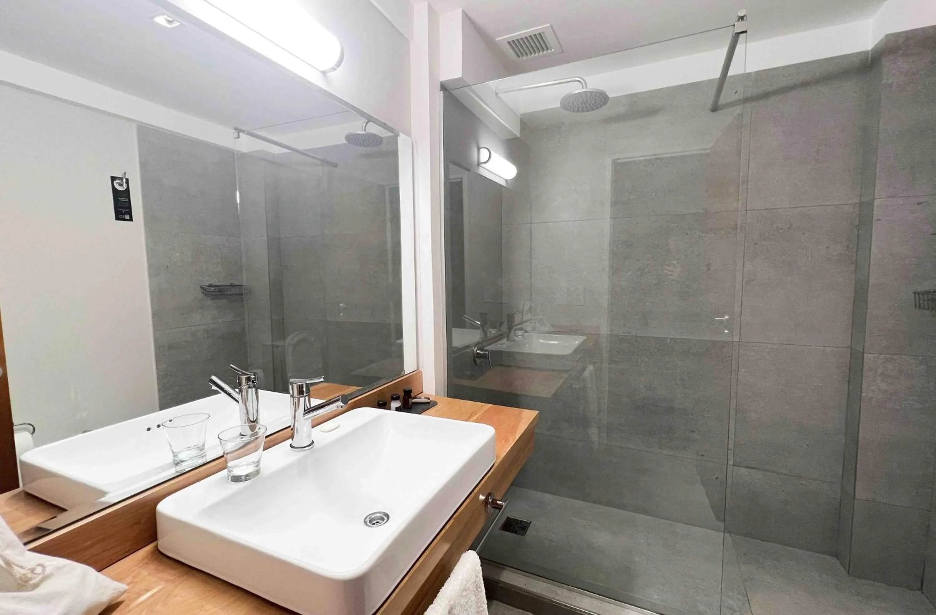 La Cascada Casa Patagónica by DON