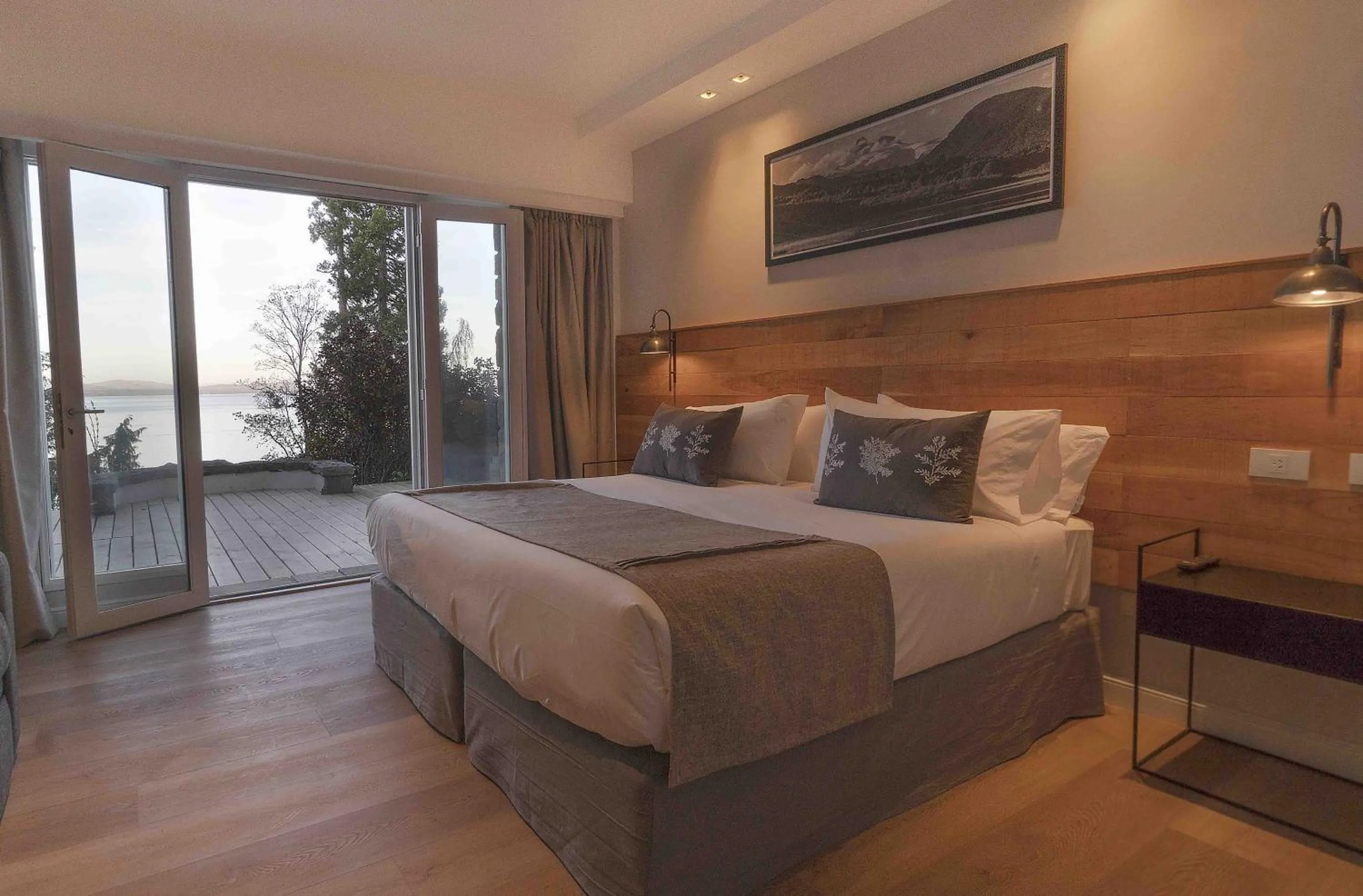 Bed in La Cascada Casa Patagónica by DON