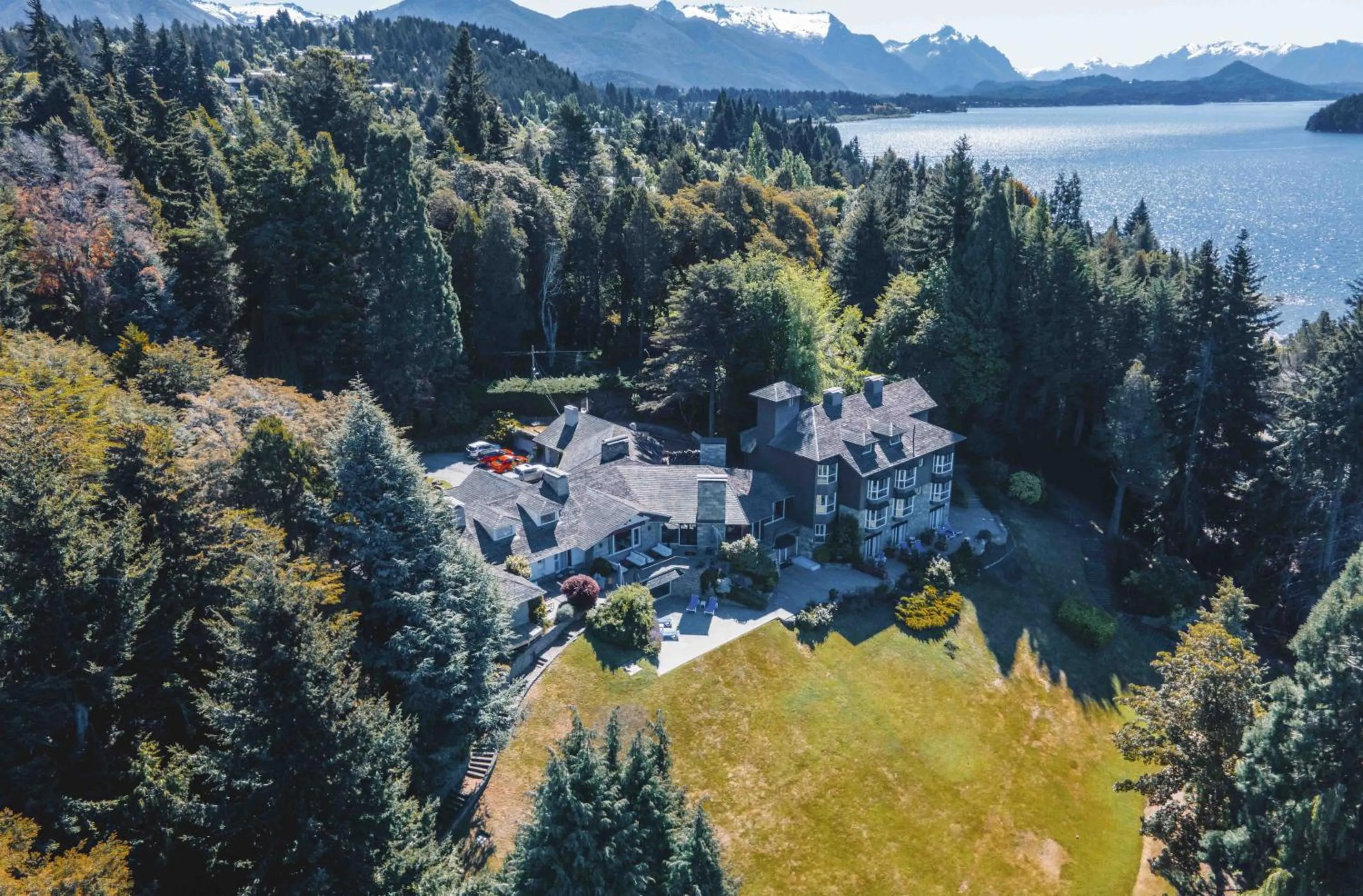 La Cascada Casa Patagónica by DON