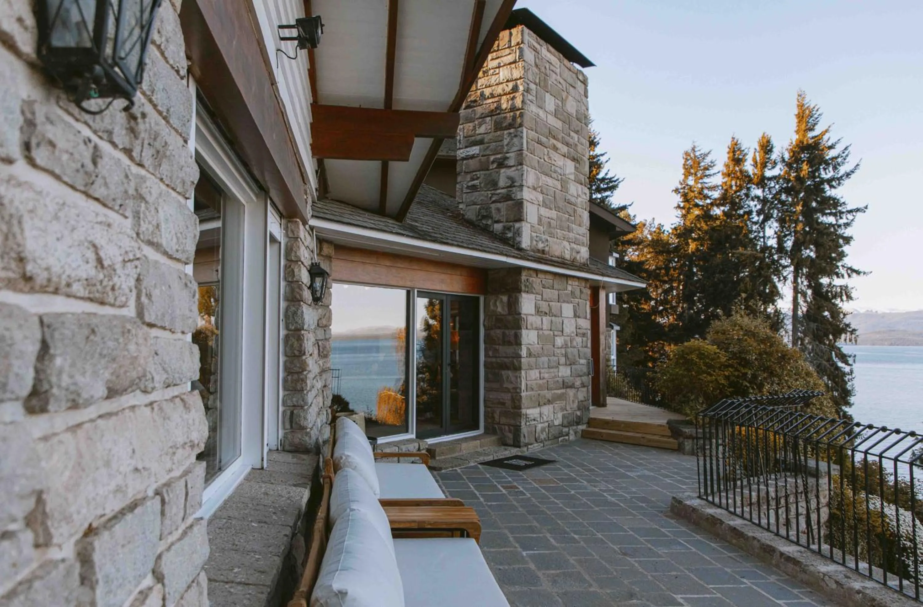 La Cascada Casa Patagónica by DON