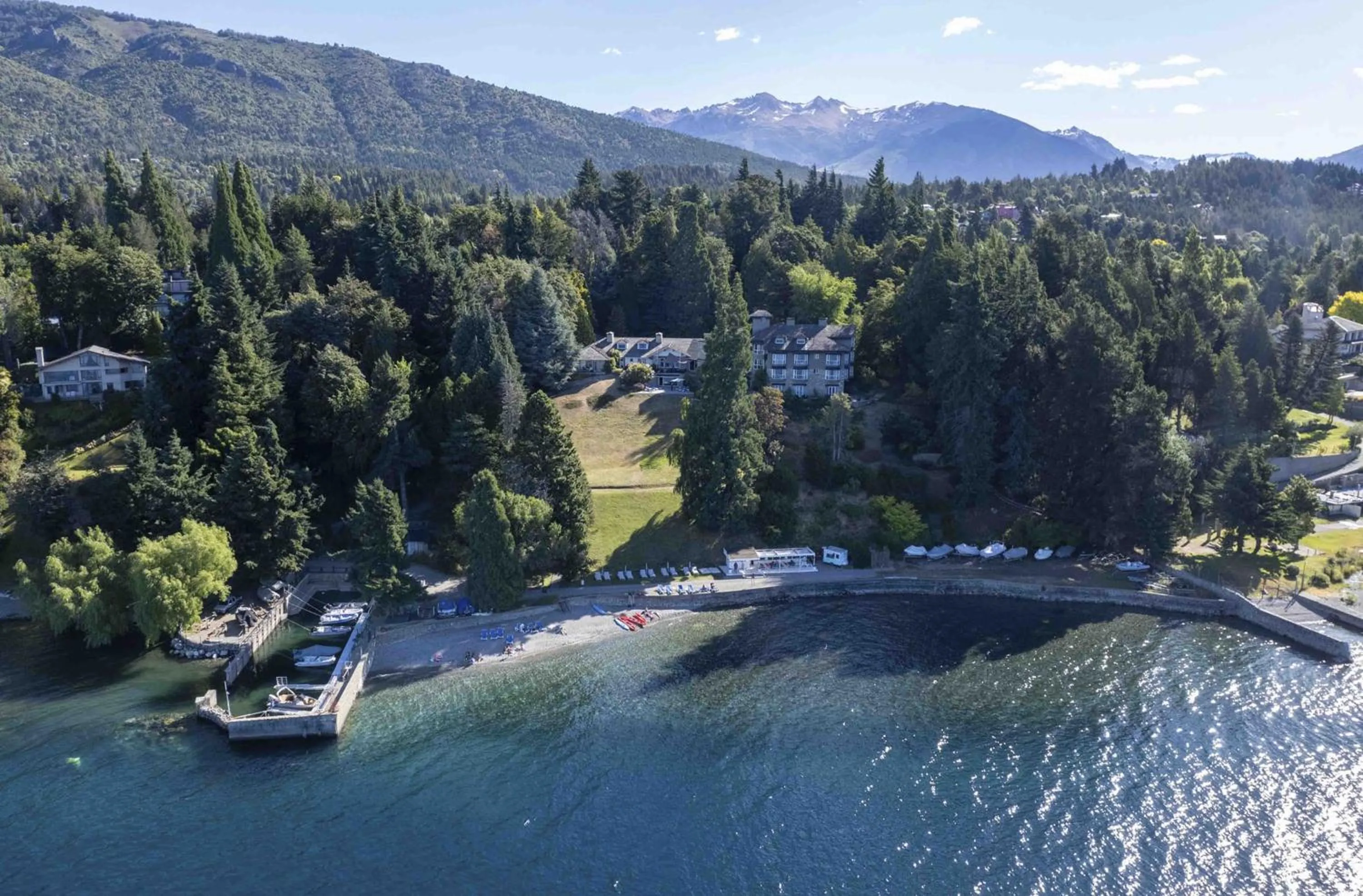 La Cascada Casa Patagónica by DON