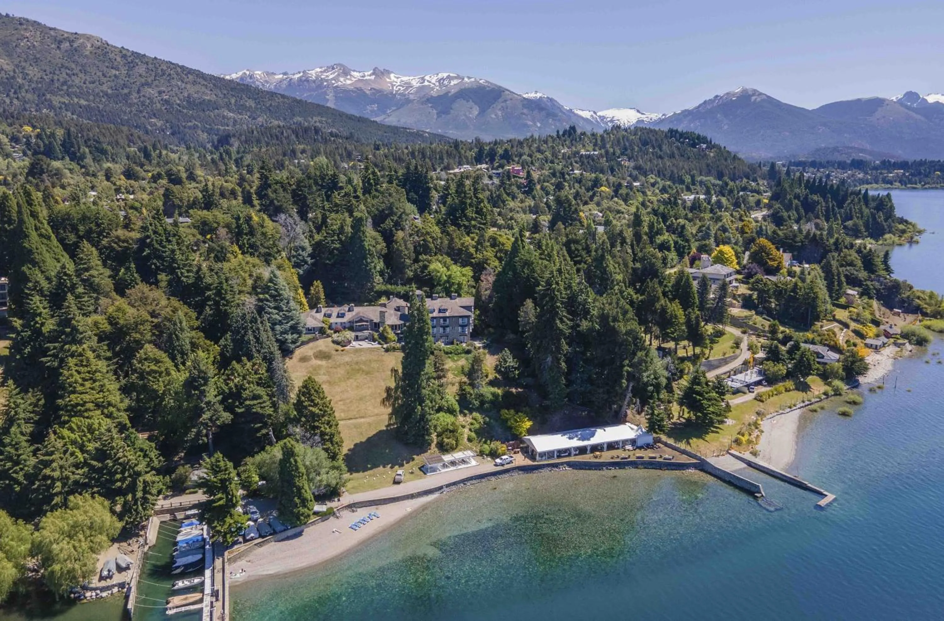 La Cascada Casa Patagónica by DON